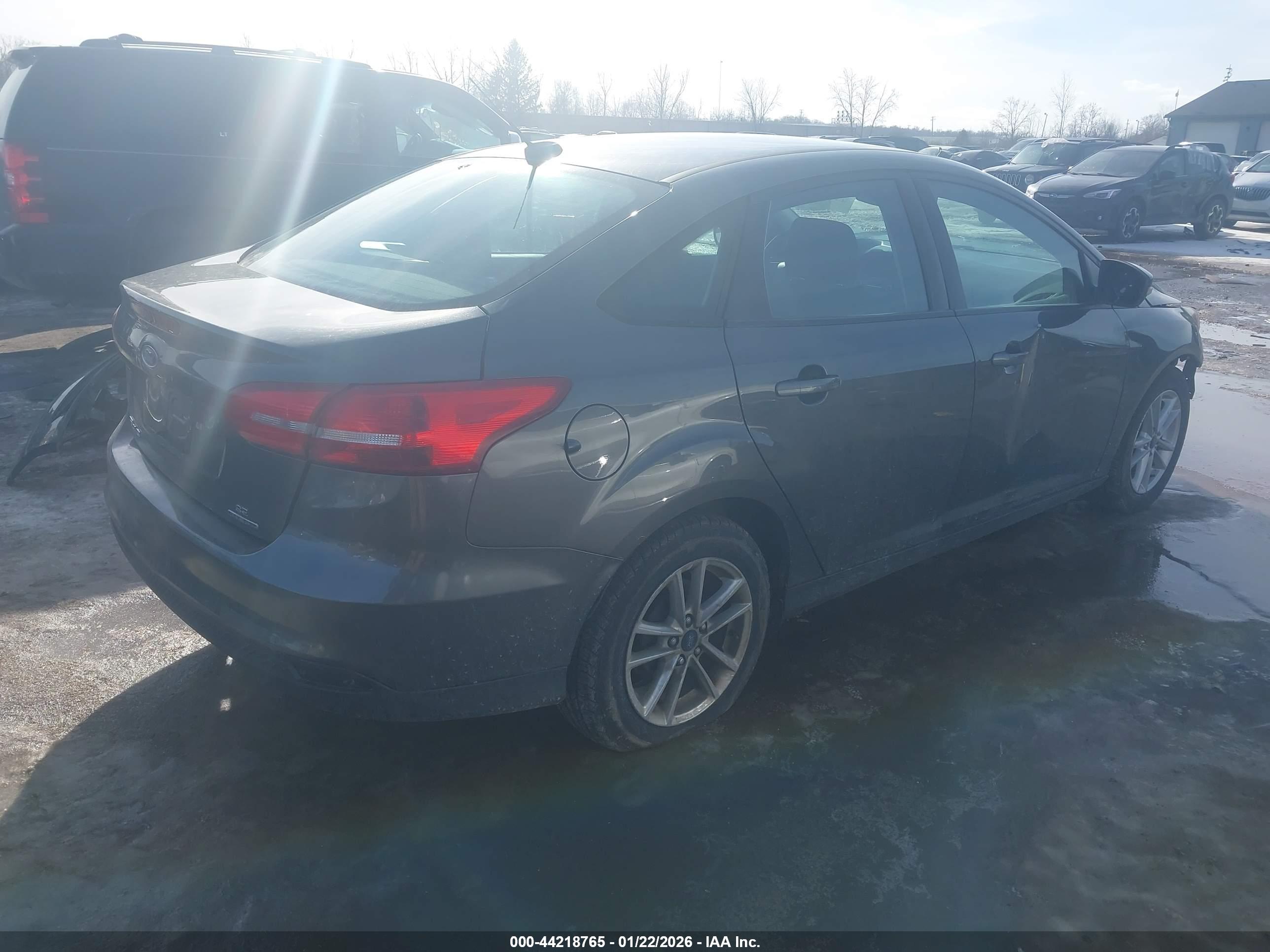 FORD FOCUS image 4