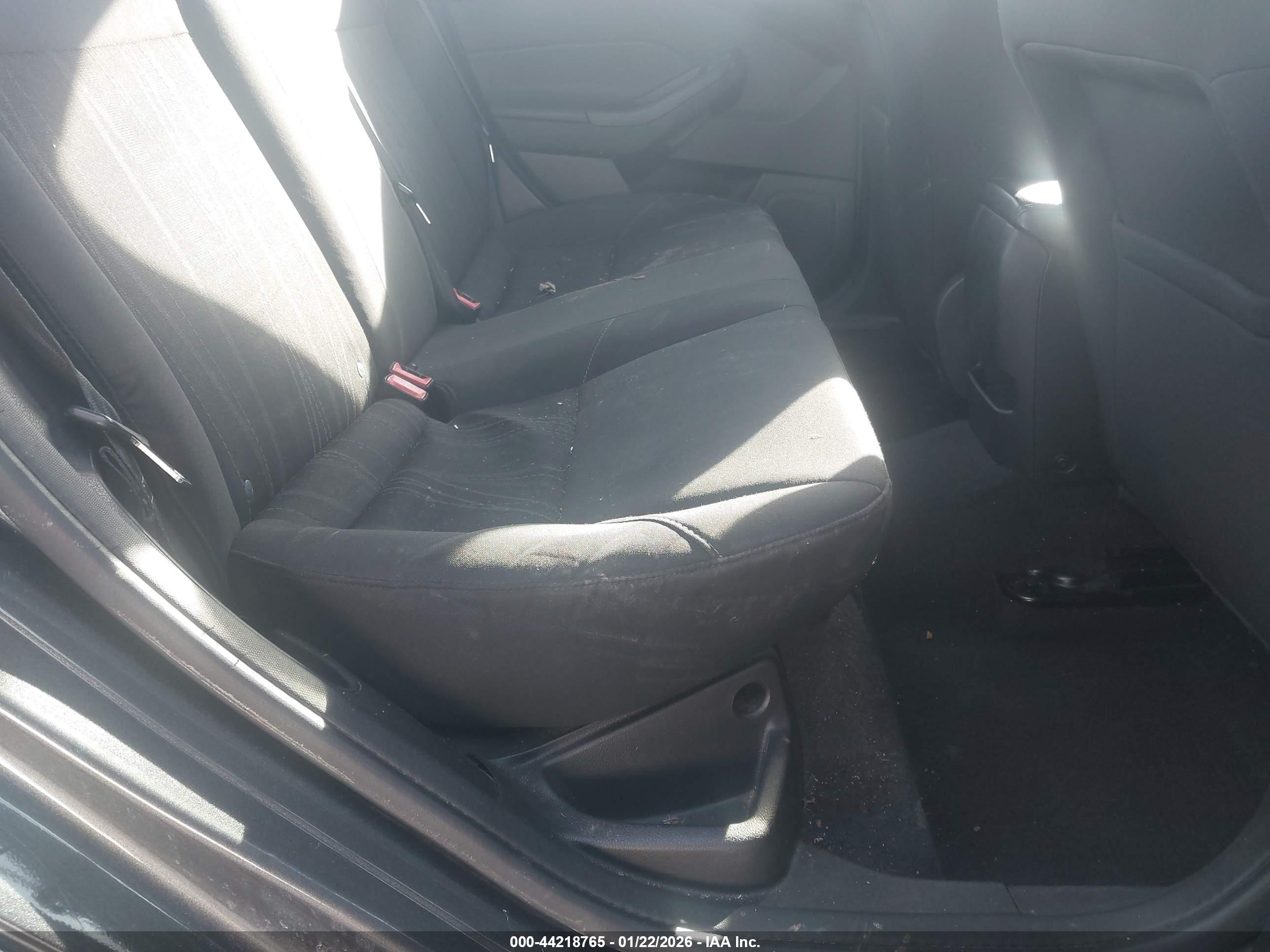 FORD FOCUS image 8