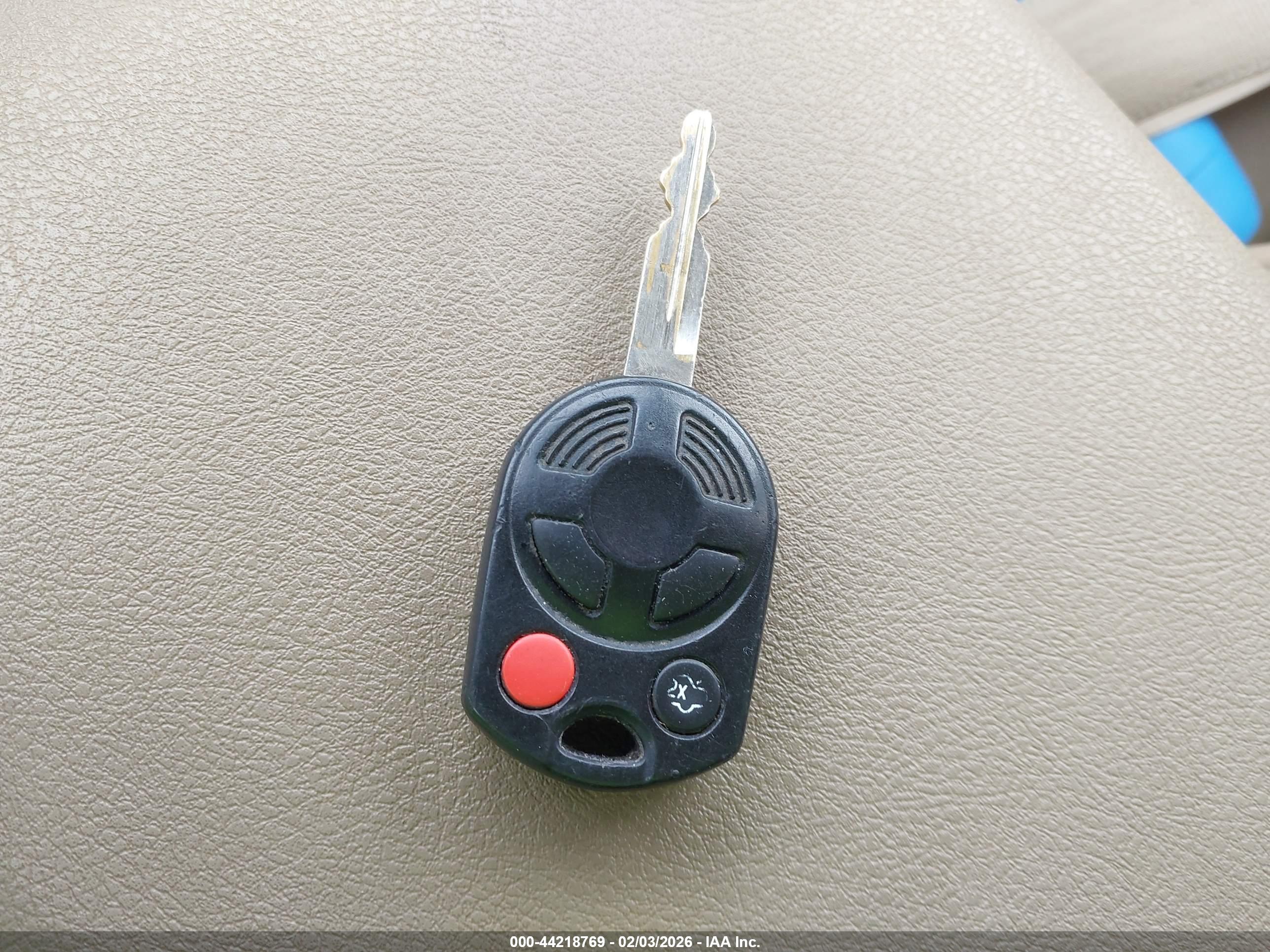 FORD FUSION image 11