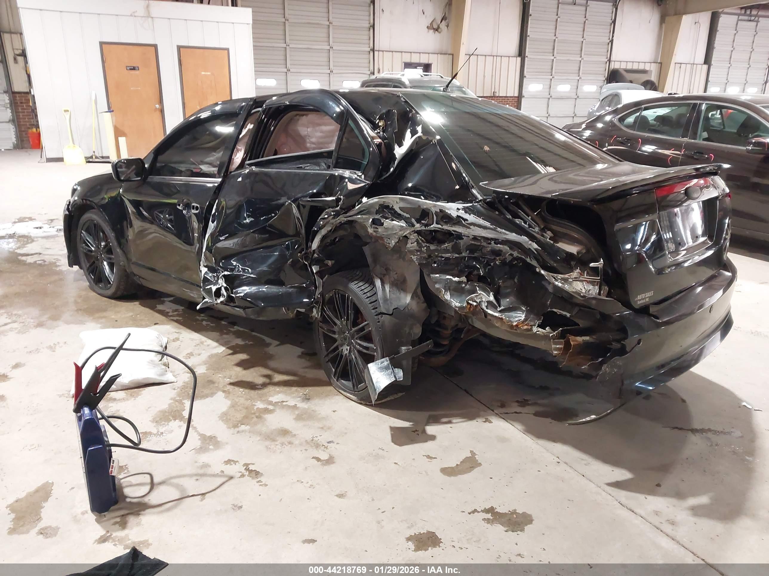 FORD FUSION image 3