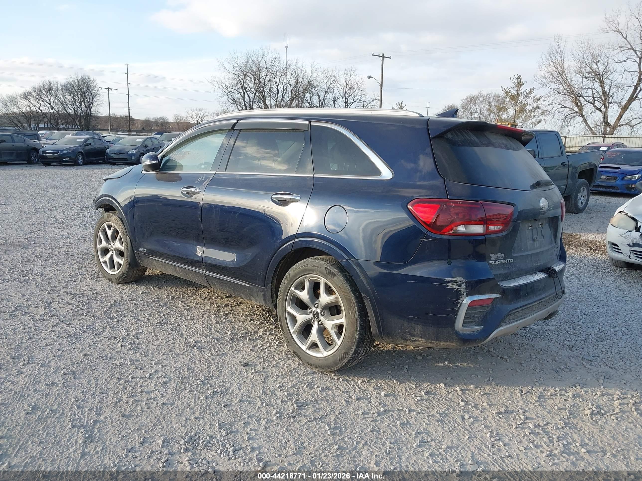 KIA SORENTO image 3