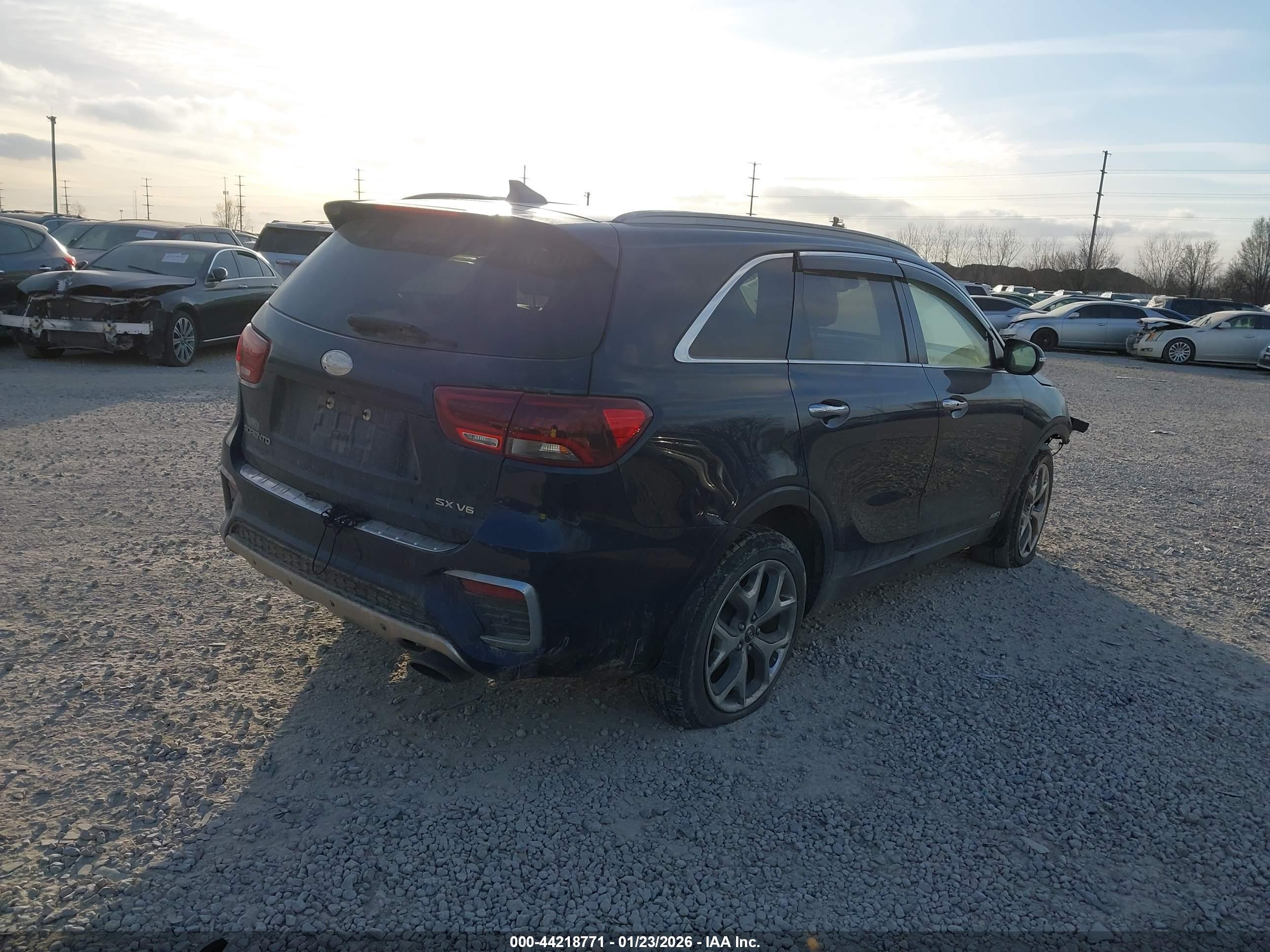 KIA SORENTO image 4