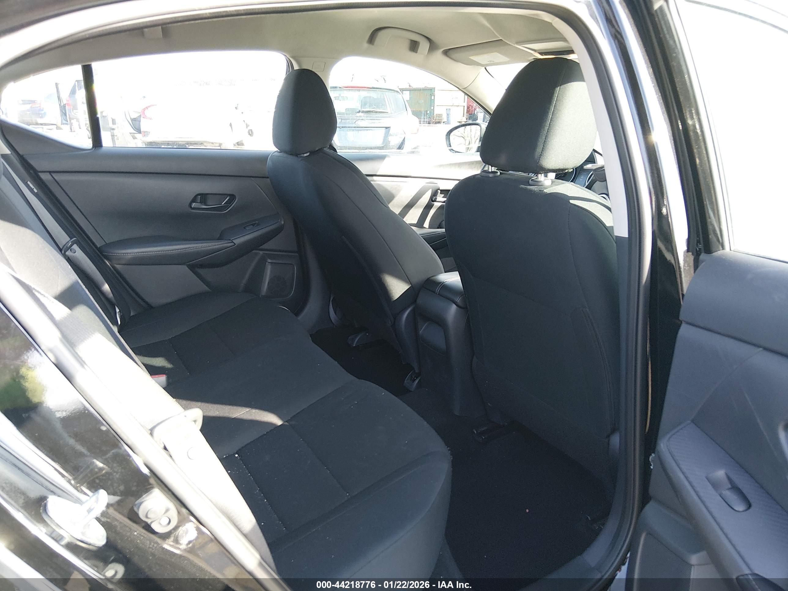 NISSAN SENTRA image 8