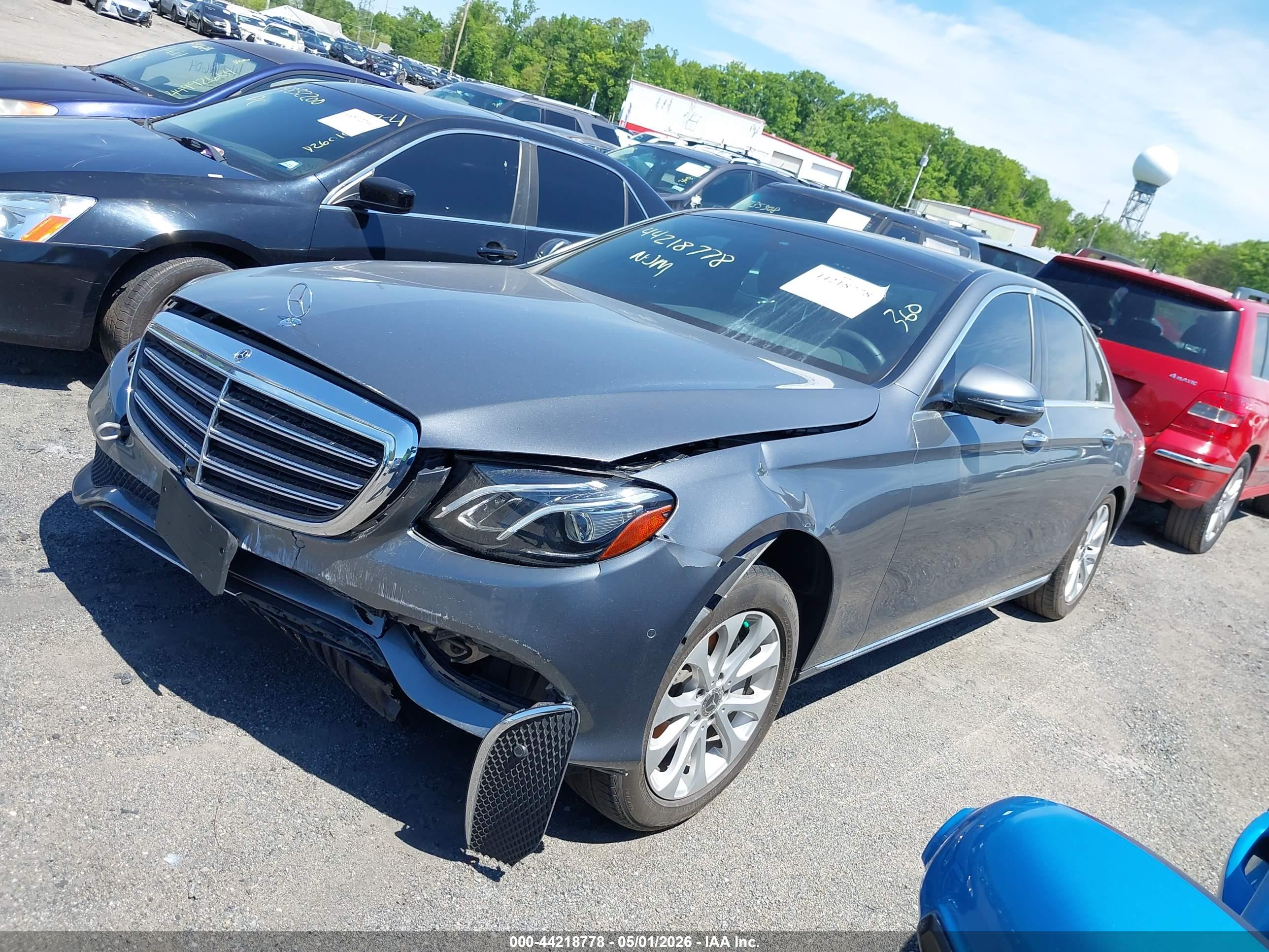 MERCEDES-BENZ E image 2