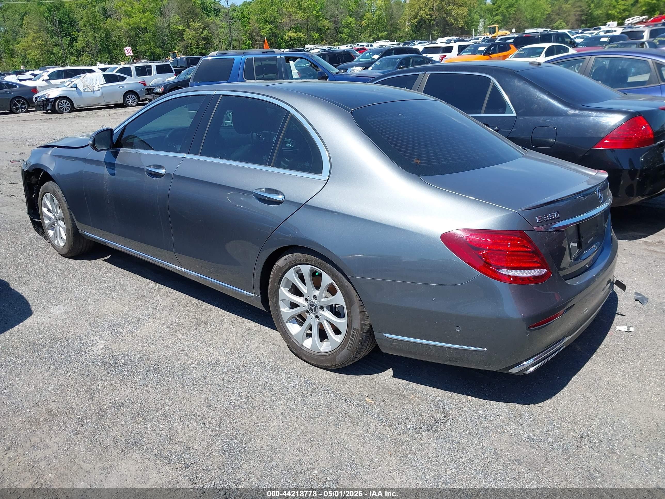 MERCEDES-BENZ E image 3