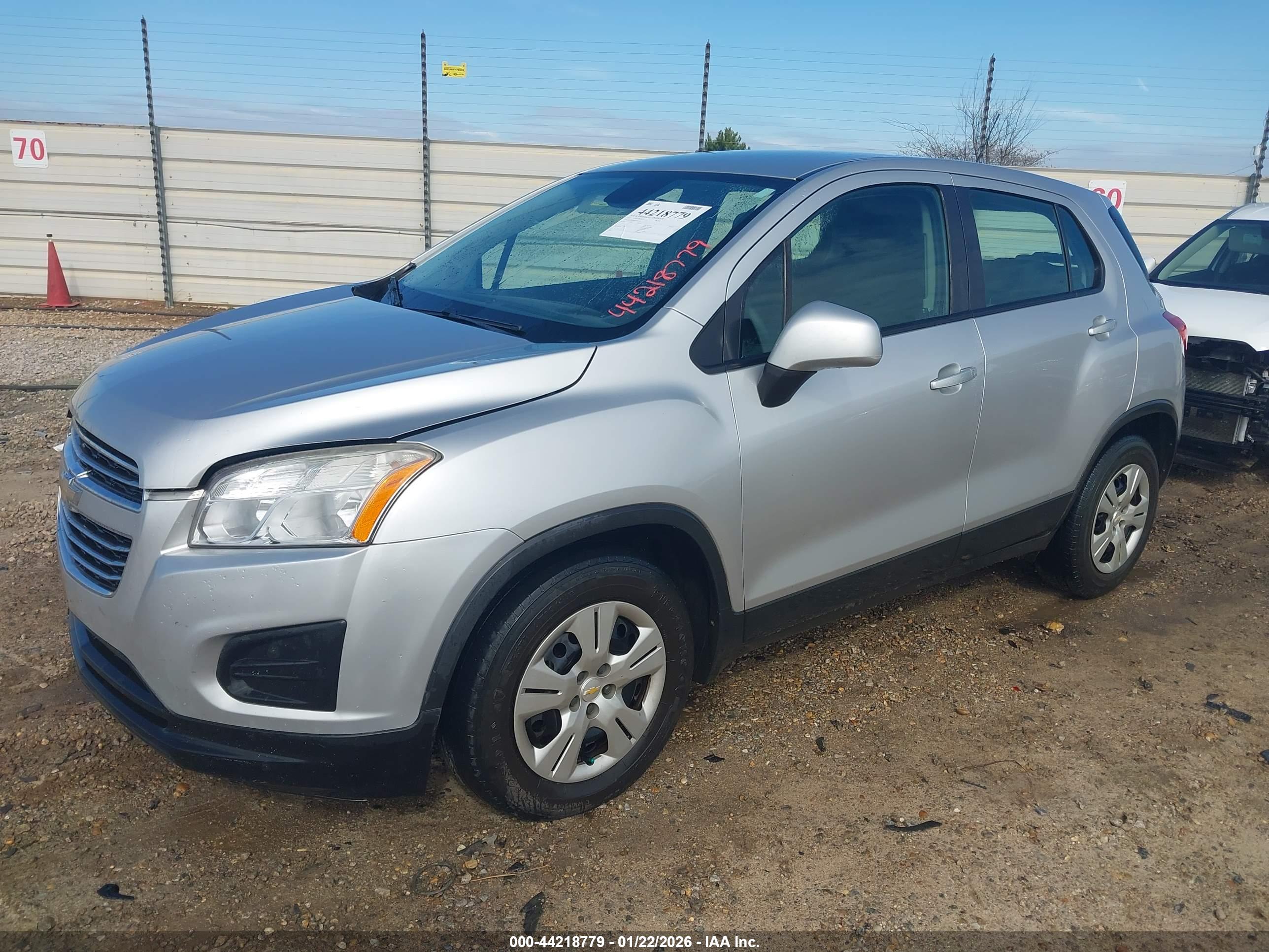 CHEVROLET TRAX image 2