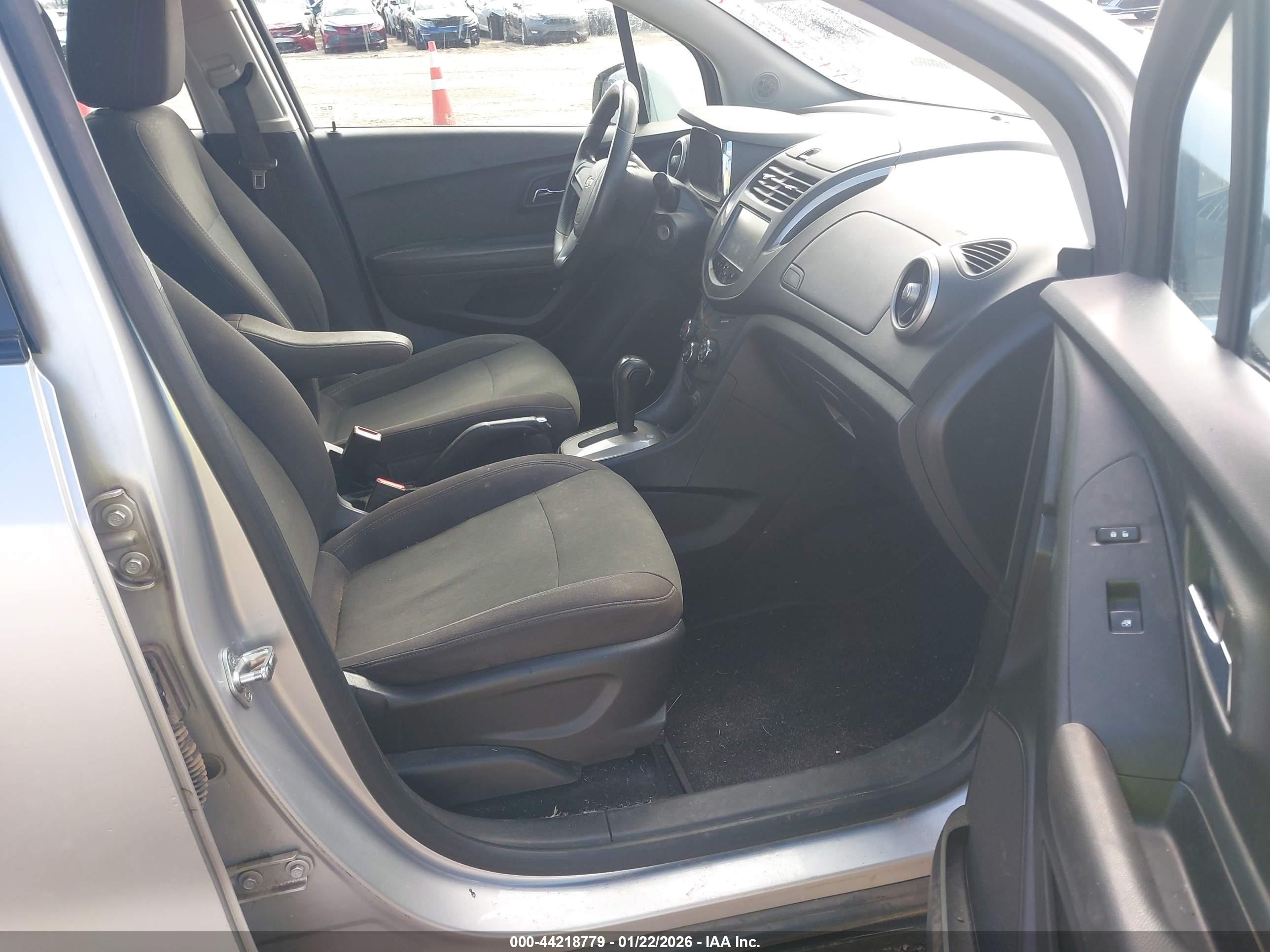 CHEVROLET TRAX image 5