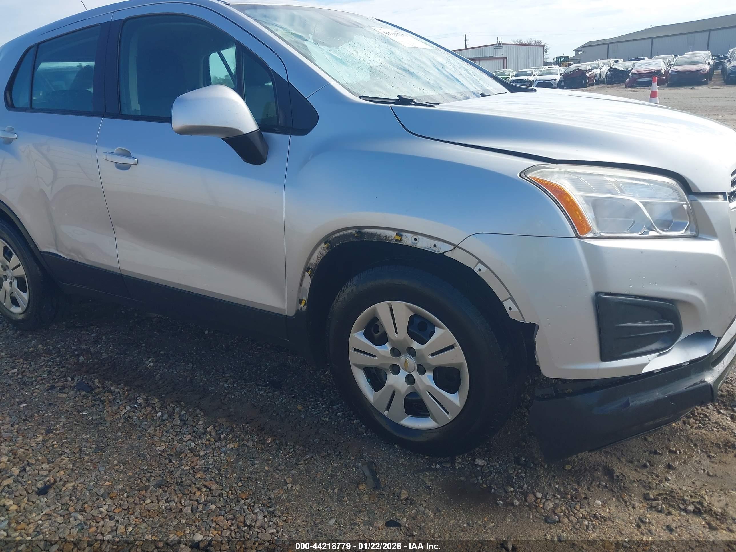 CHEVROLET TRAX image 6