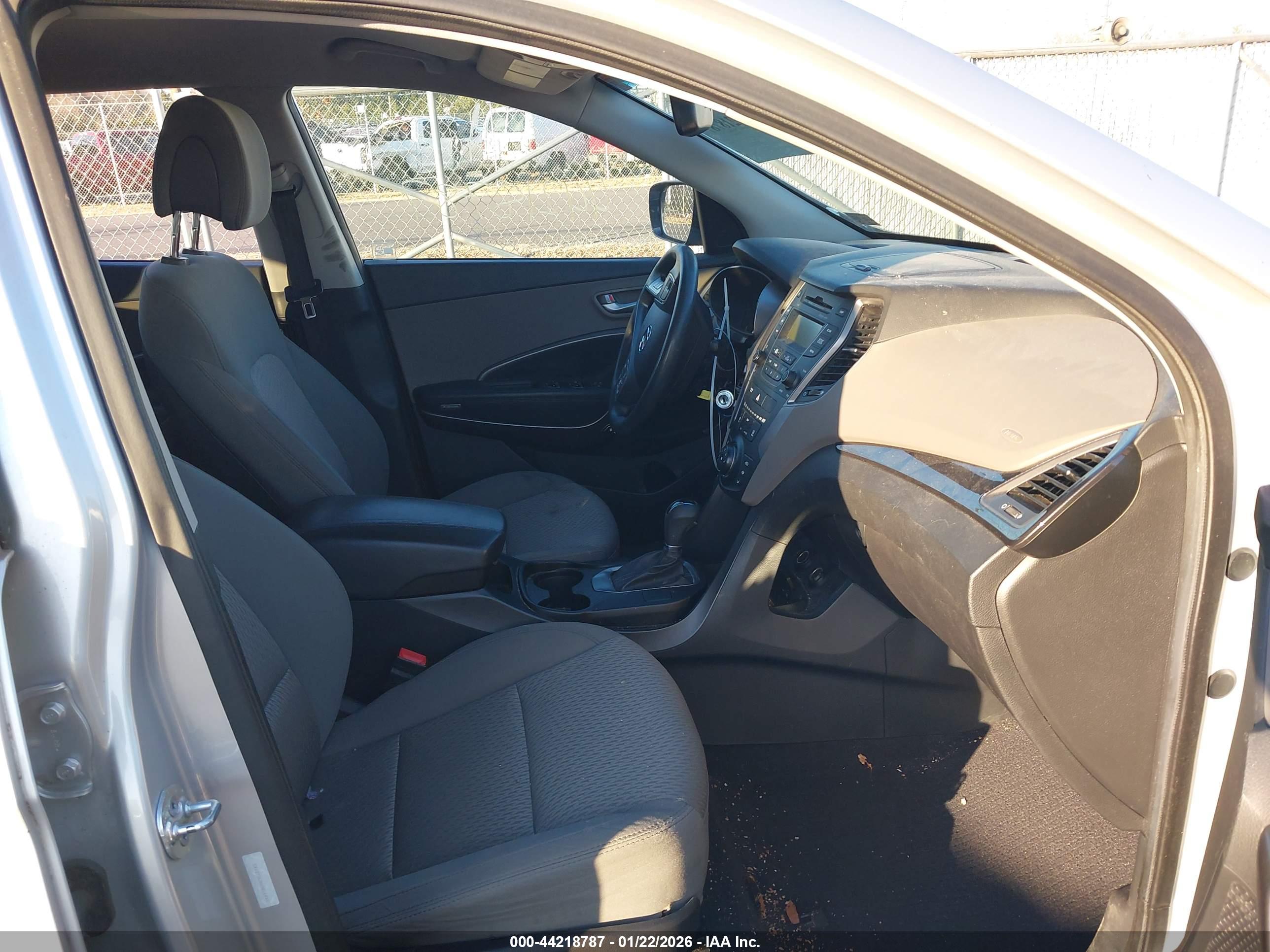 HYUNDAI SANTA image 5