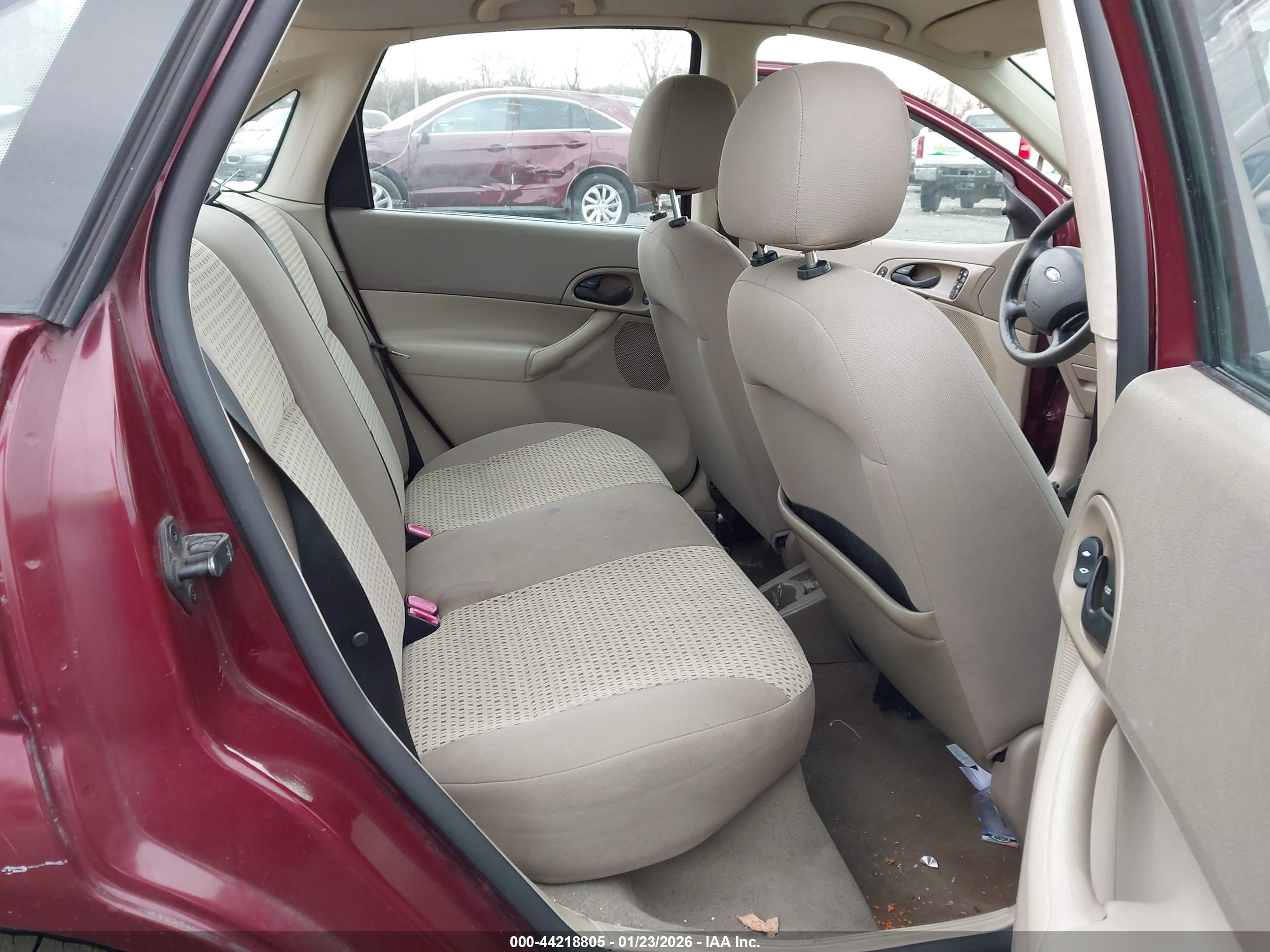 FORD FOCUS image 8