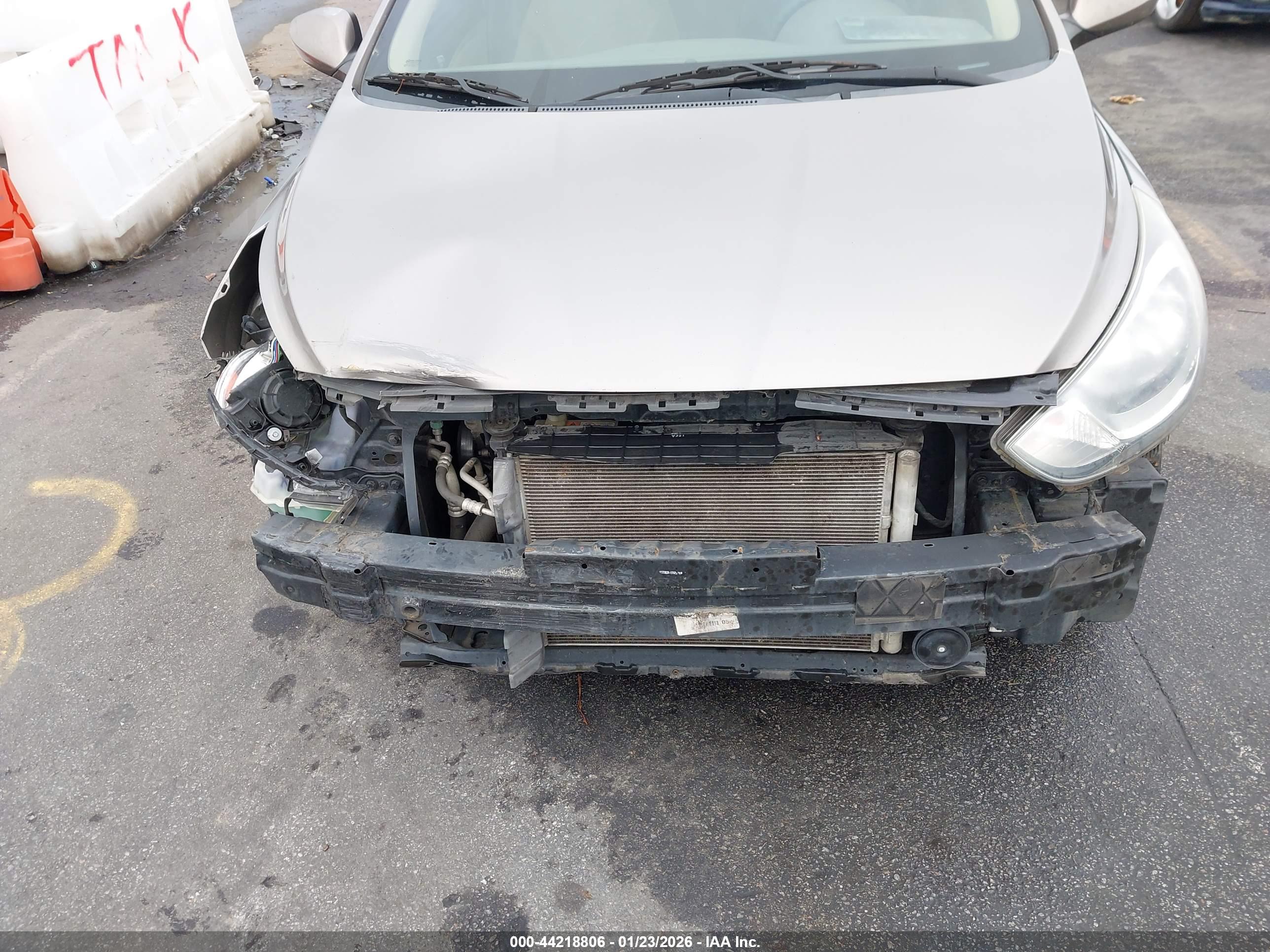 HYUNDAI ACCENT image 6