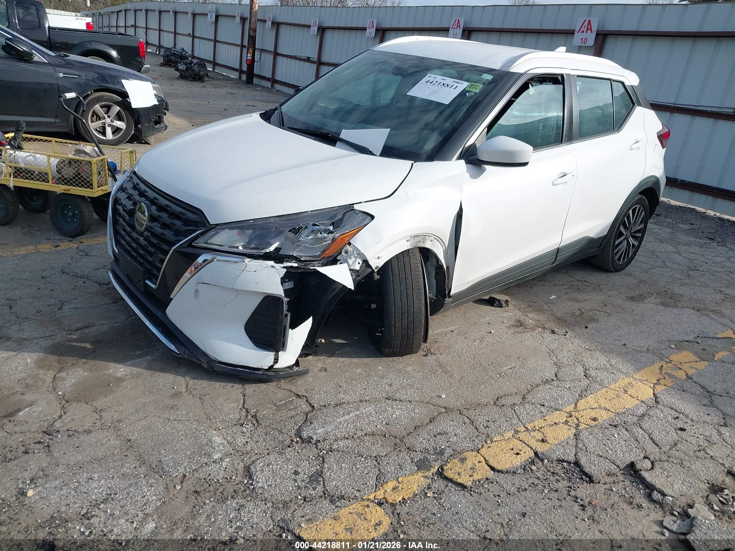 NISSAN KICKS image 2