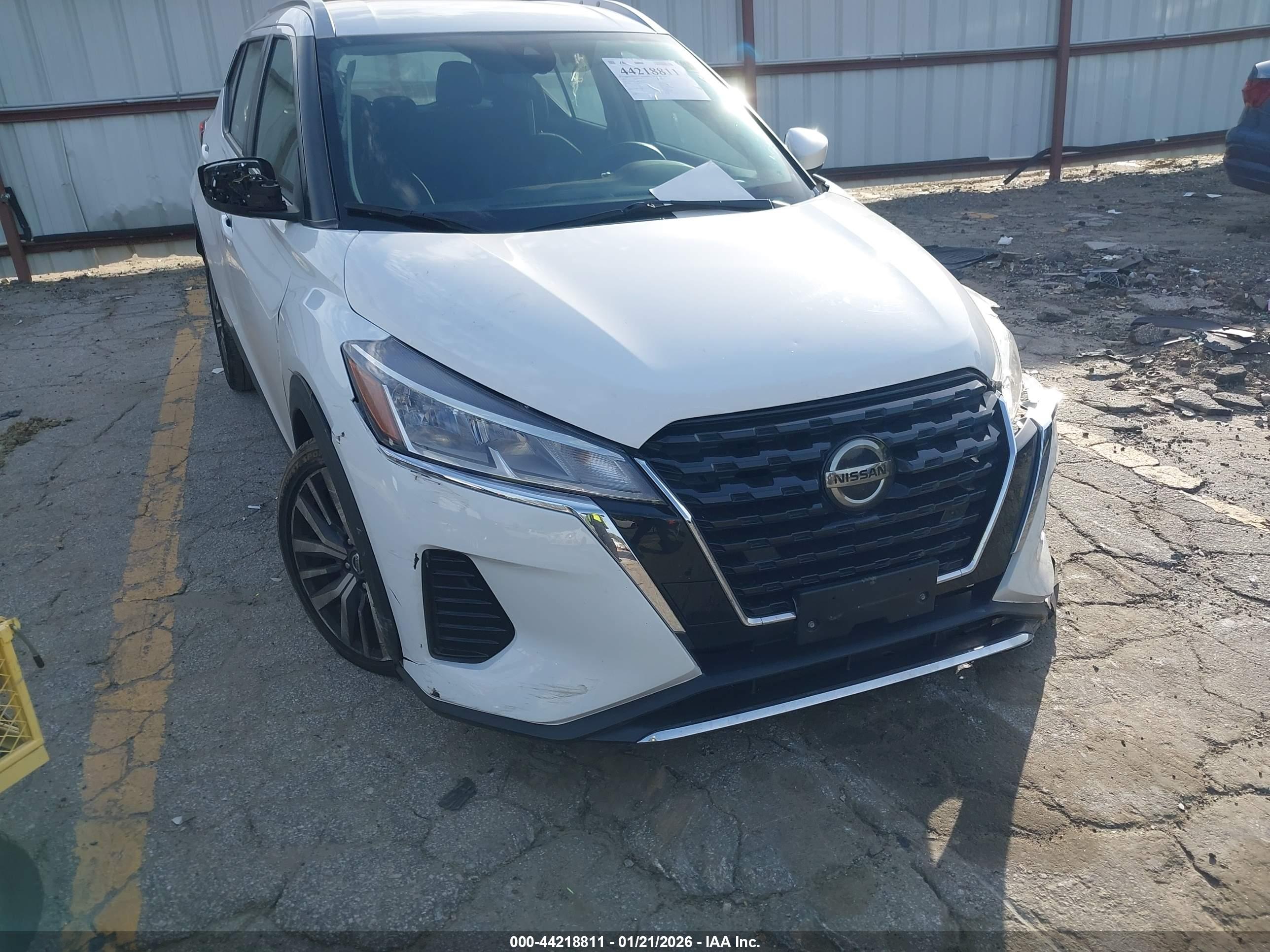 NISSAN KICKS image 6