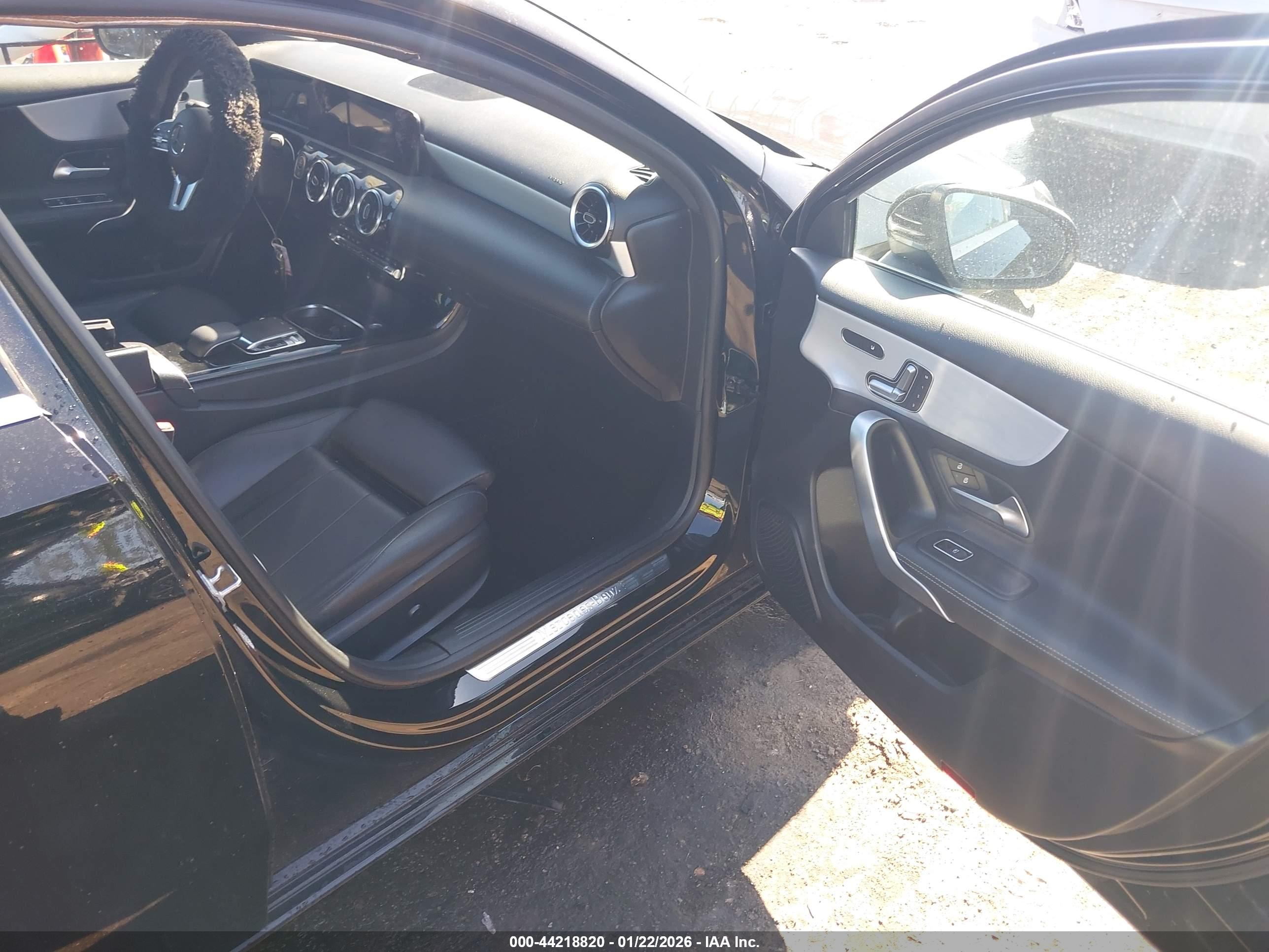 MERCEDES-BENZ A image 5