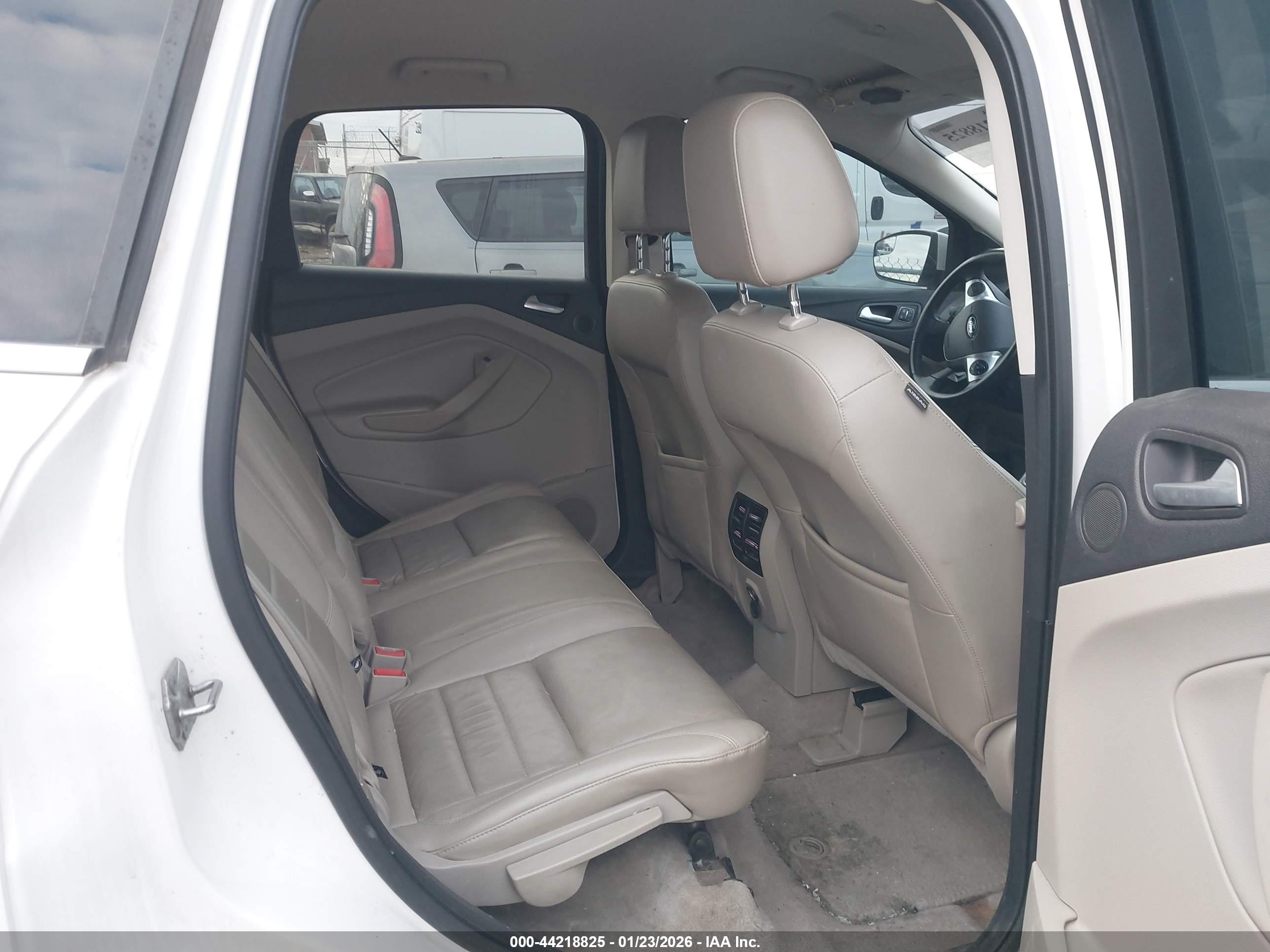 FORD ESCAPE image 8