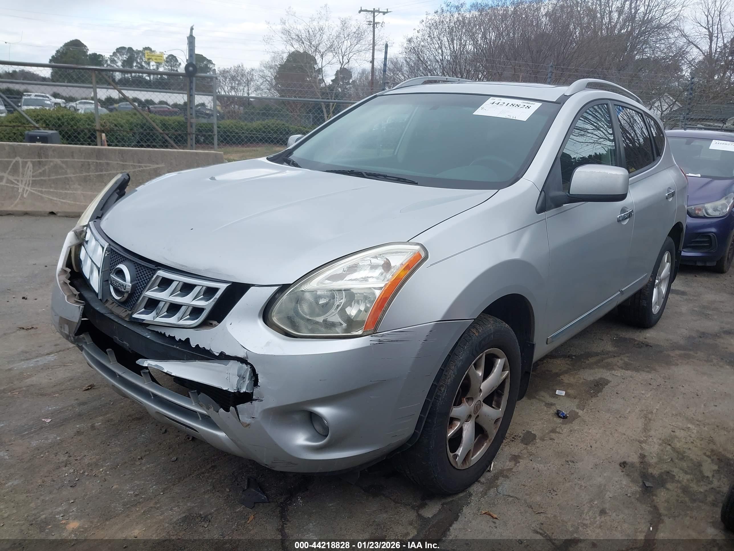 NISSAN ROGUE image 2