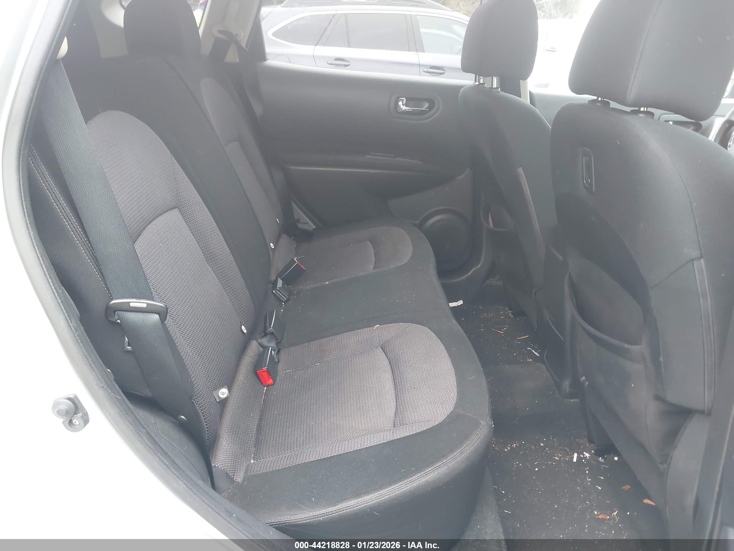 NISSAN ROGUE image 8