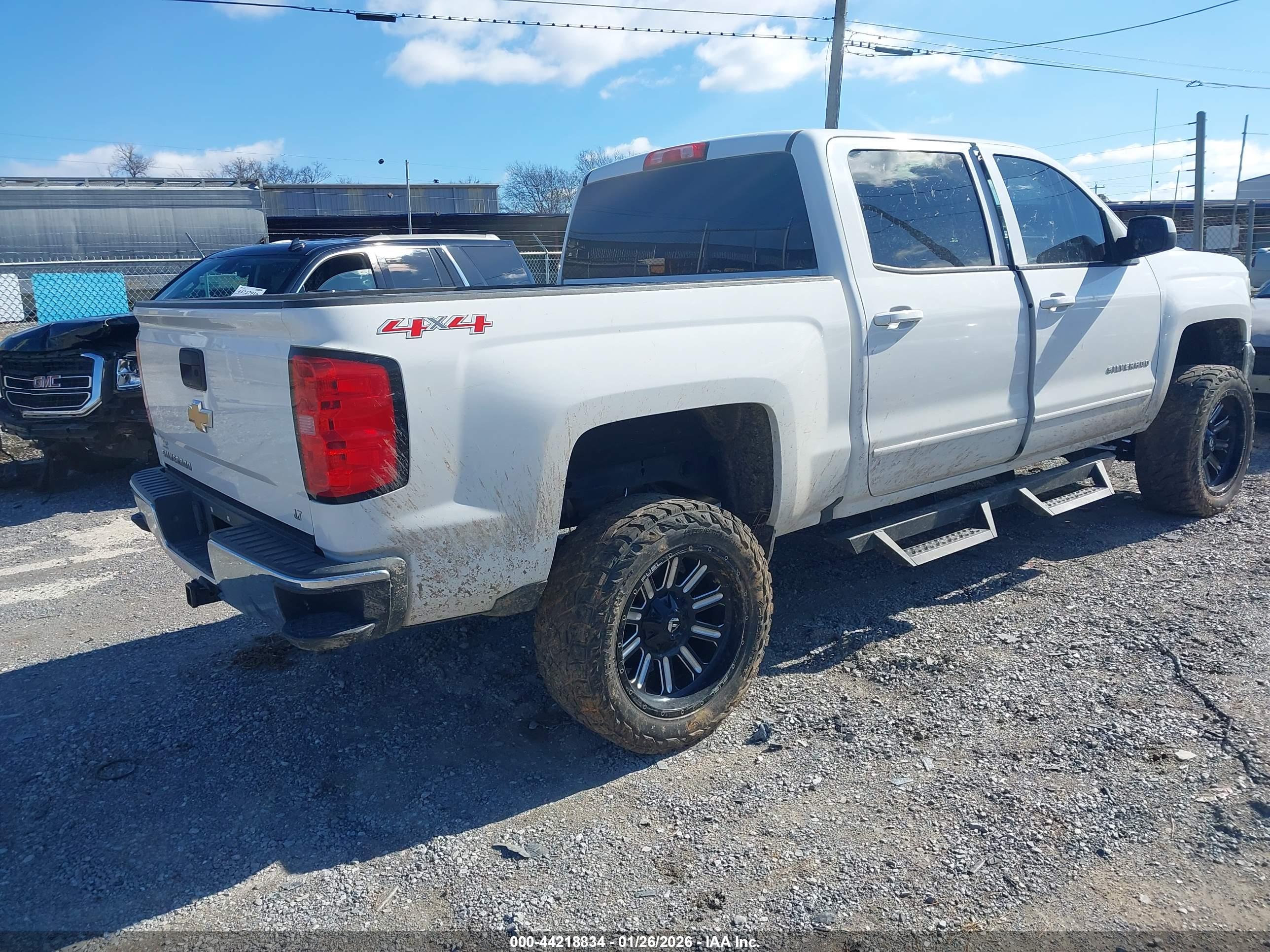 CHEVROLET SILVERADO image 4