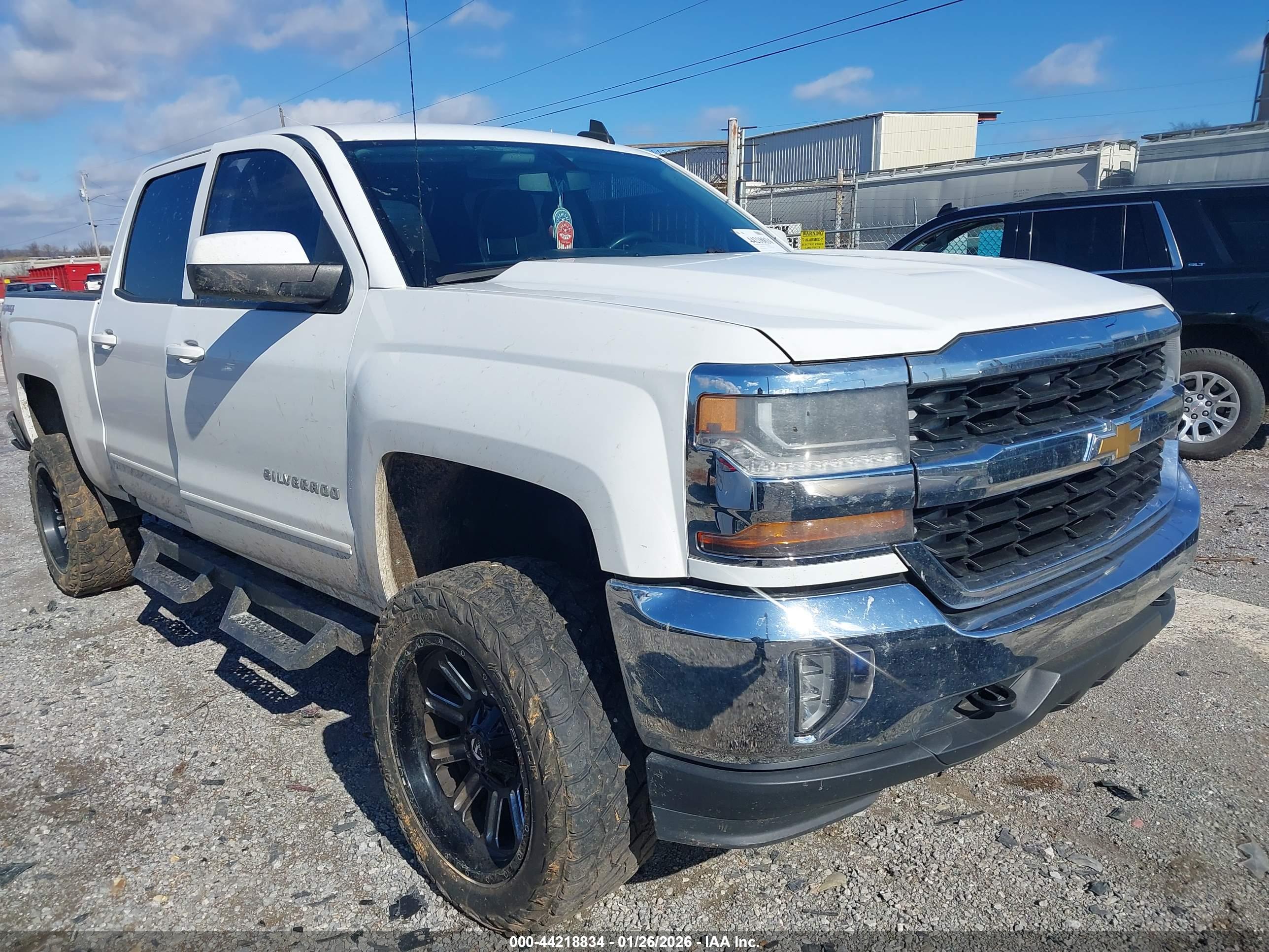 CHEVROLET SILVERADO image 6