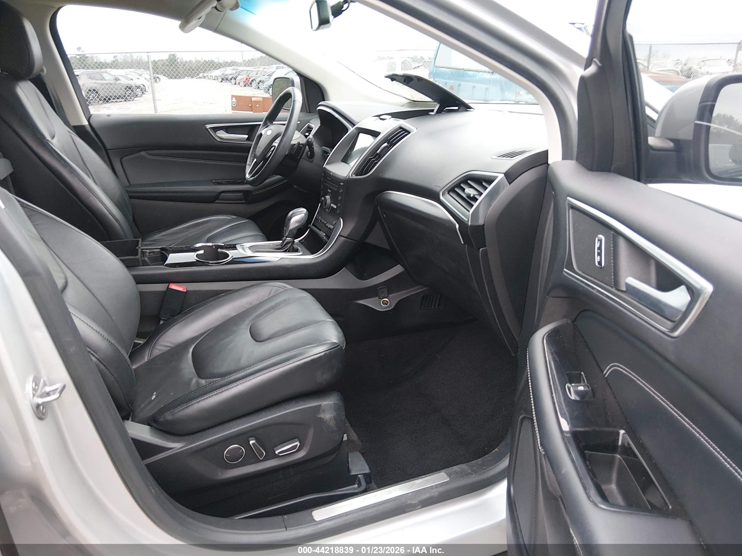 FORD EDGE image 5