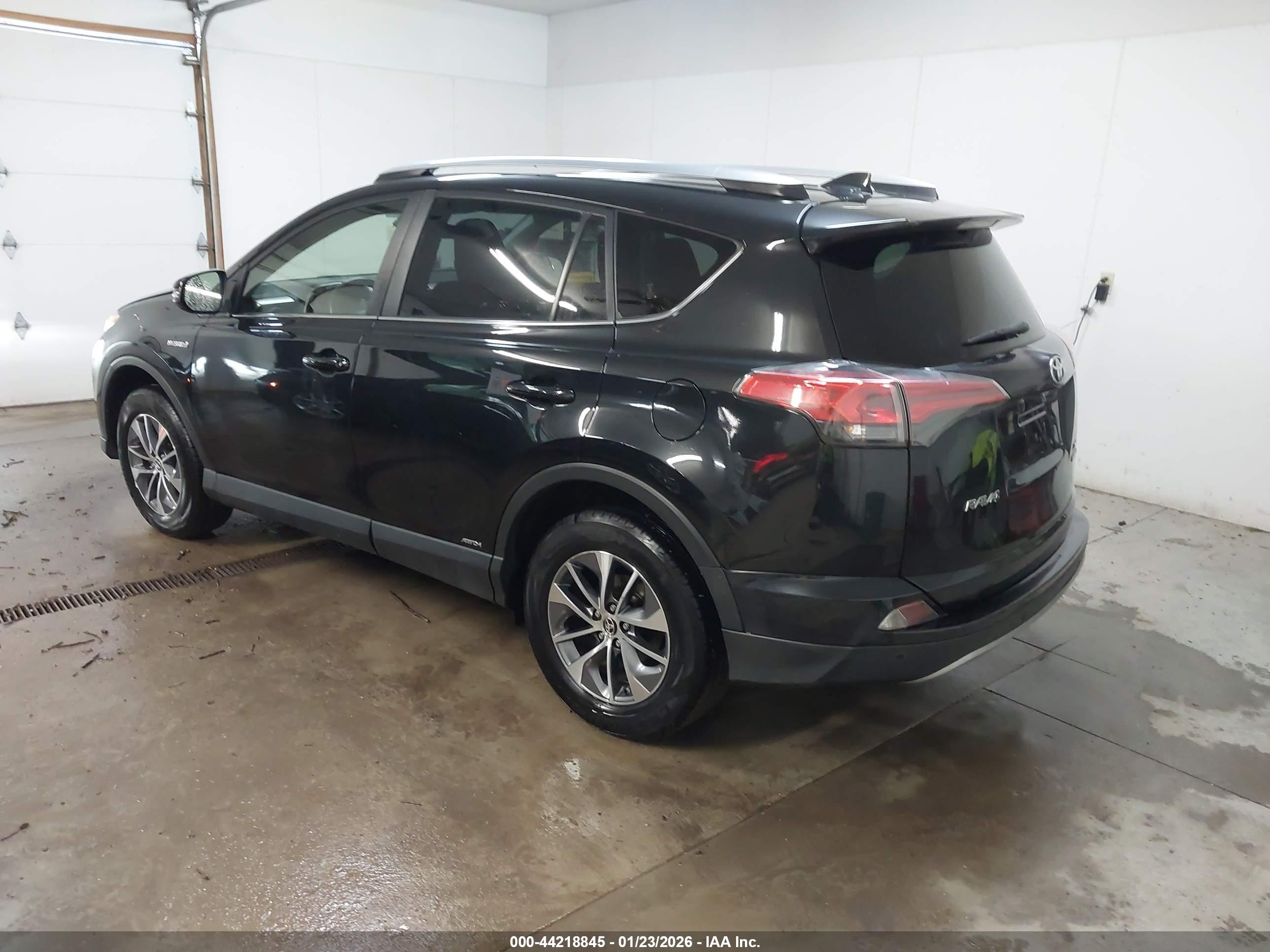 TOYOTA RAV4 image 3