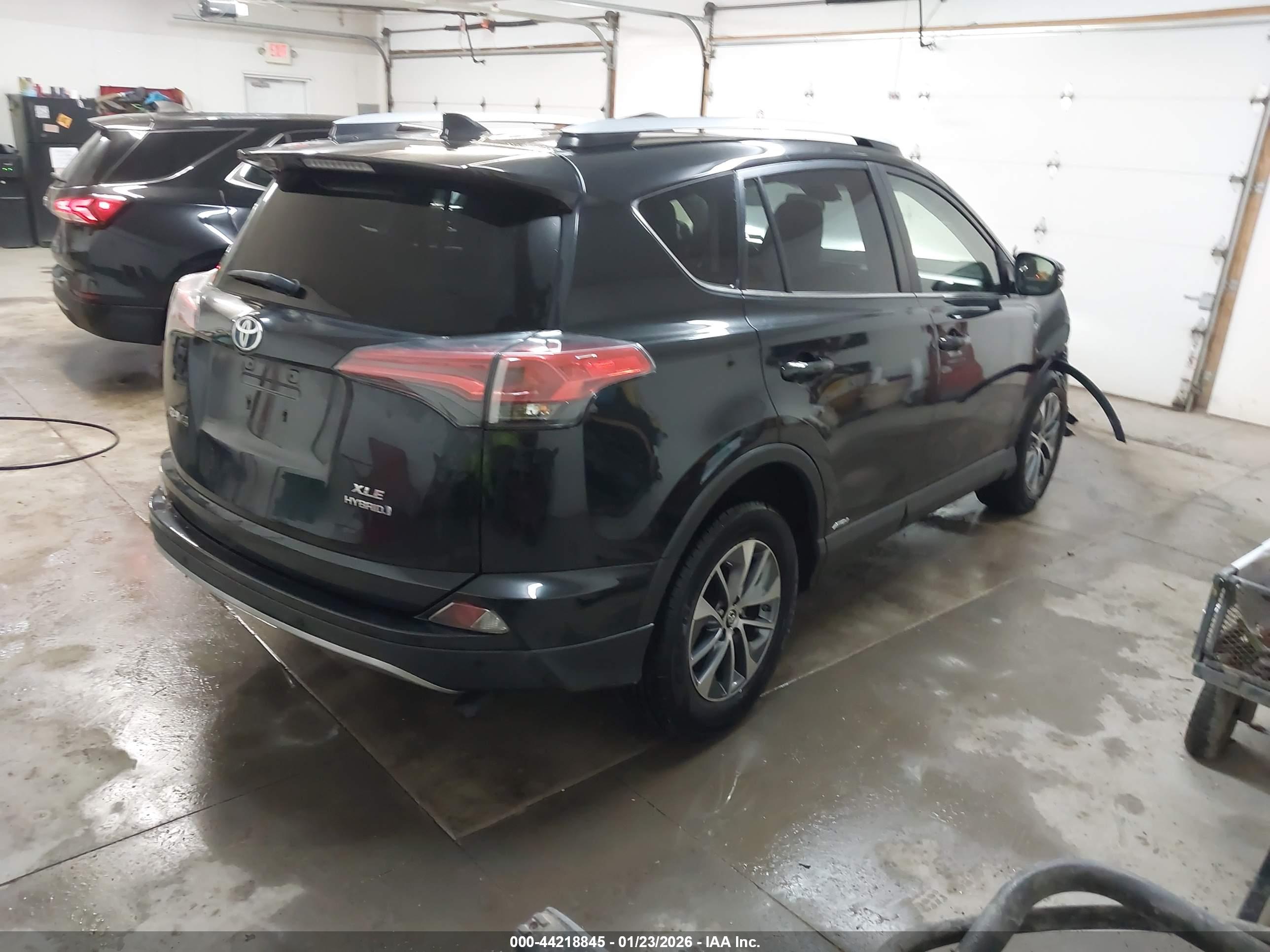 TOYOTA RAV4 image 4