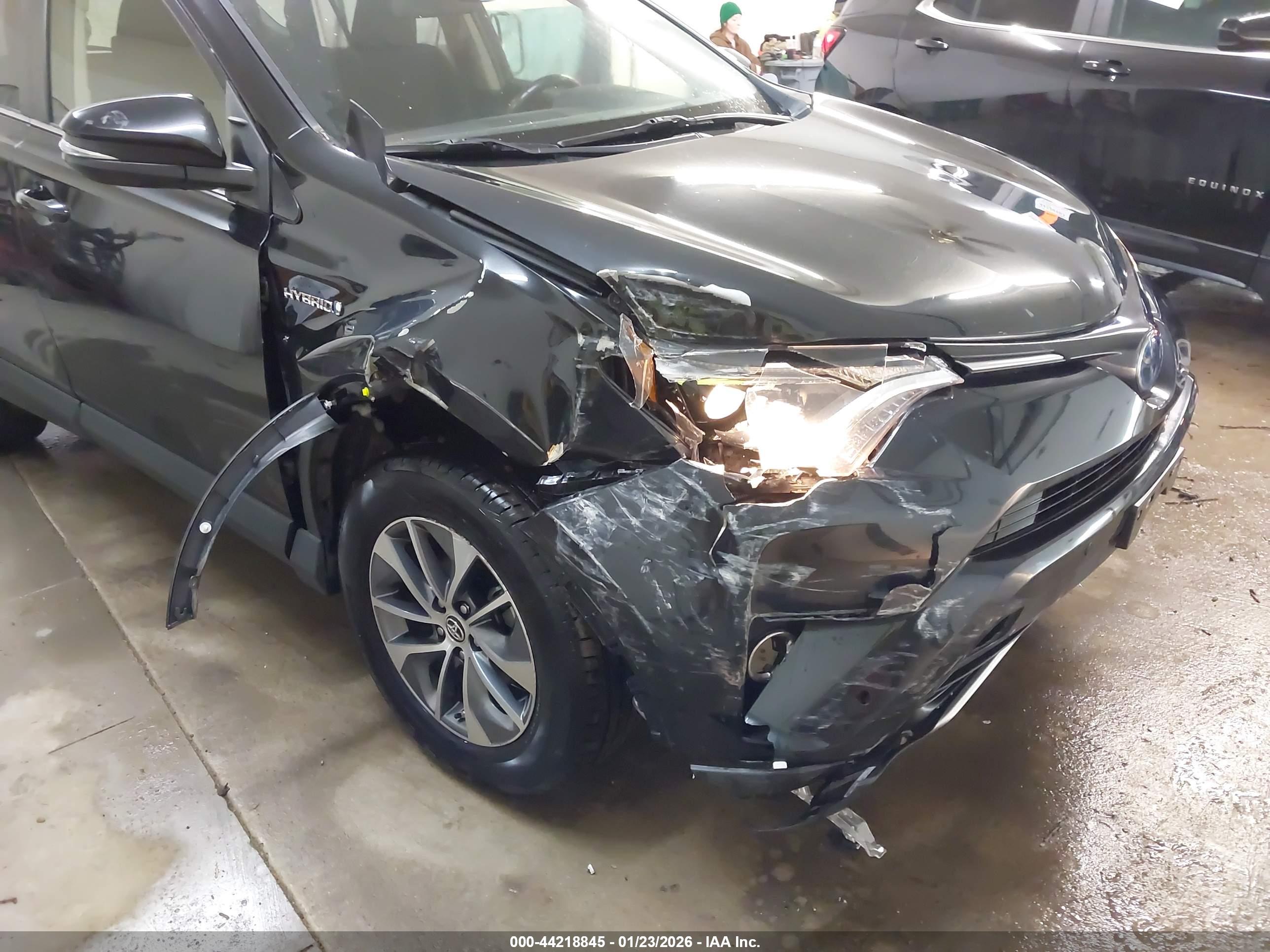 TOYOTA RAV4 image 6