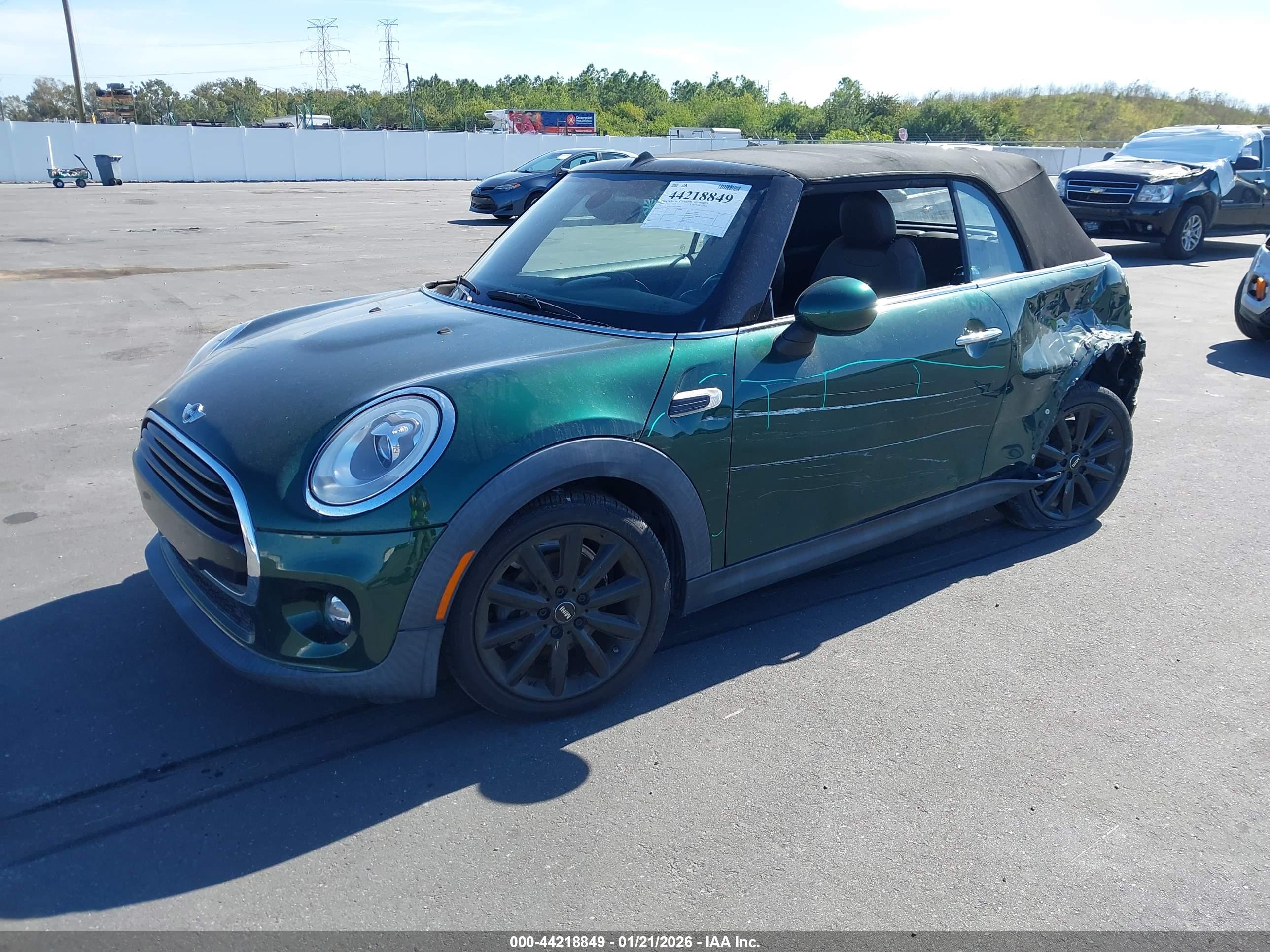 MINI CONVERTIBLE image 2