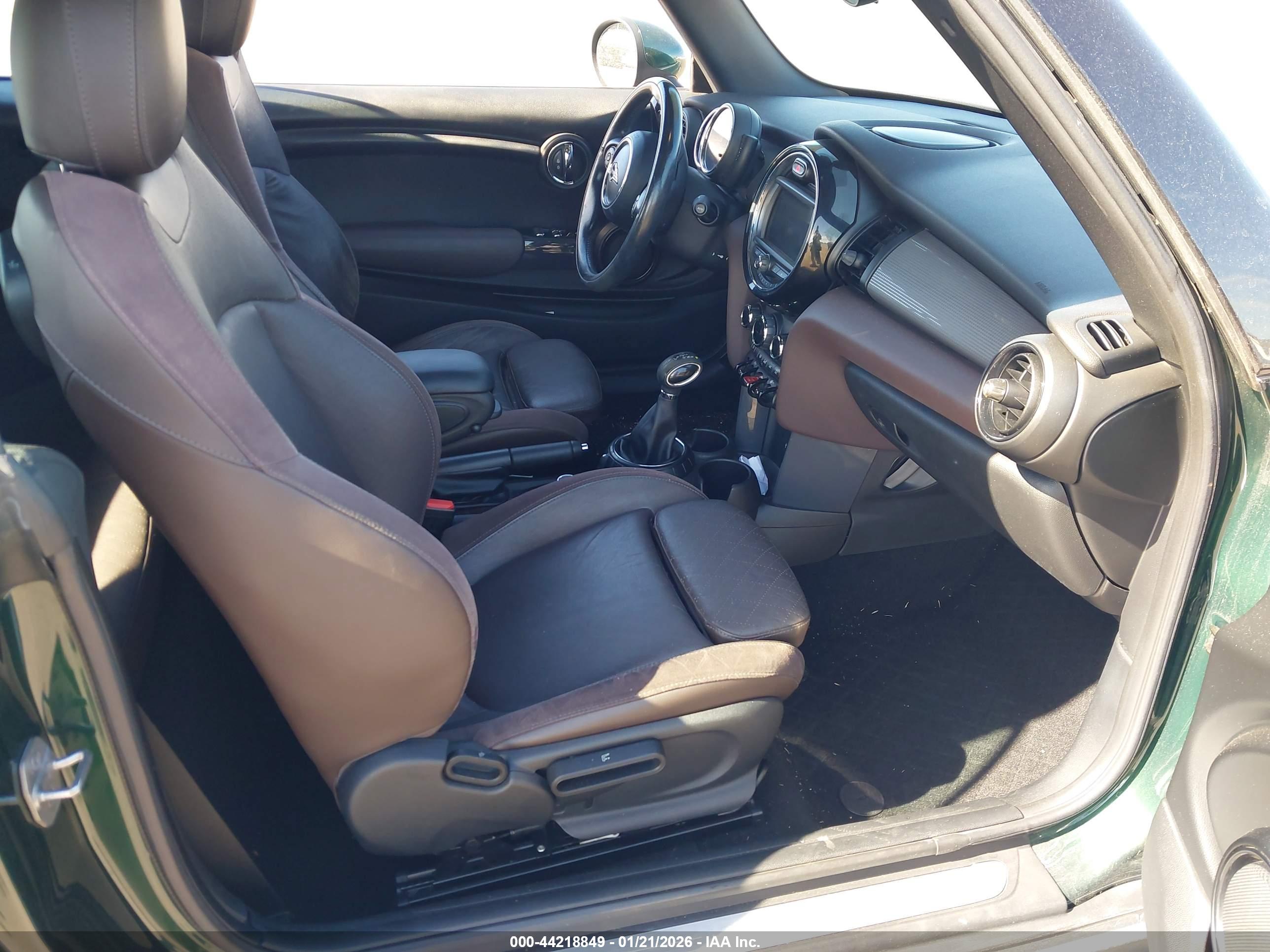MINI CONVERTIBLE image 5
