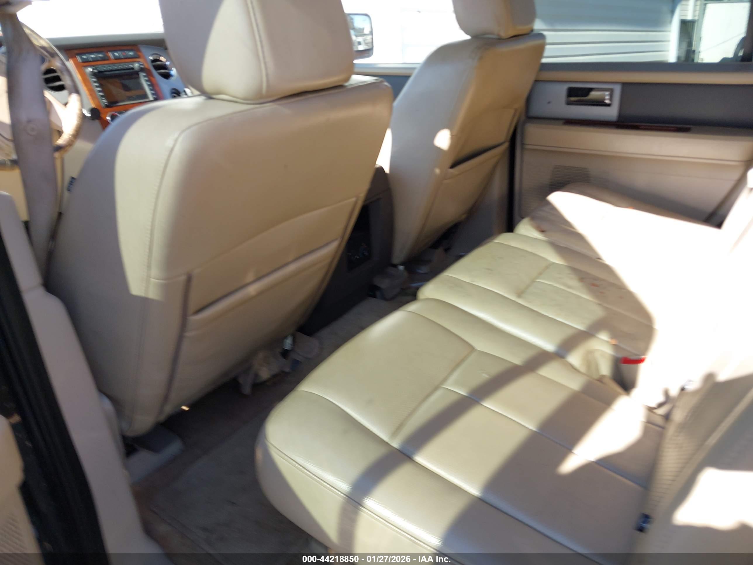 FORD EXPEDITION image 8