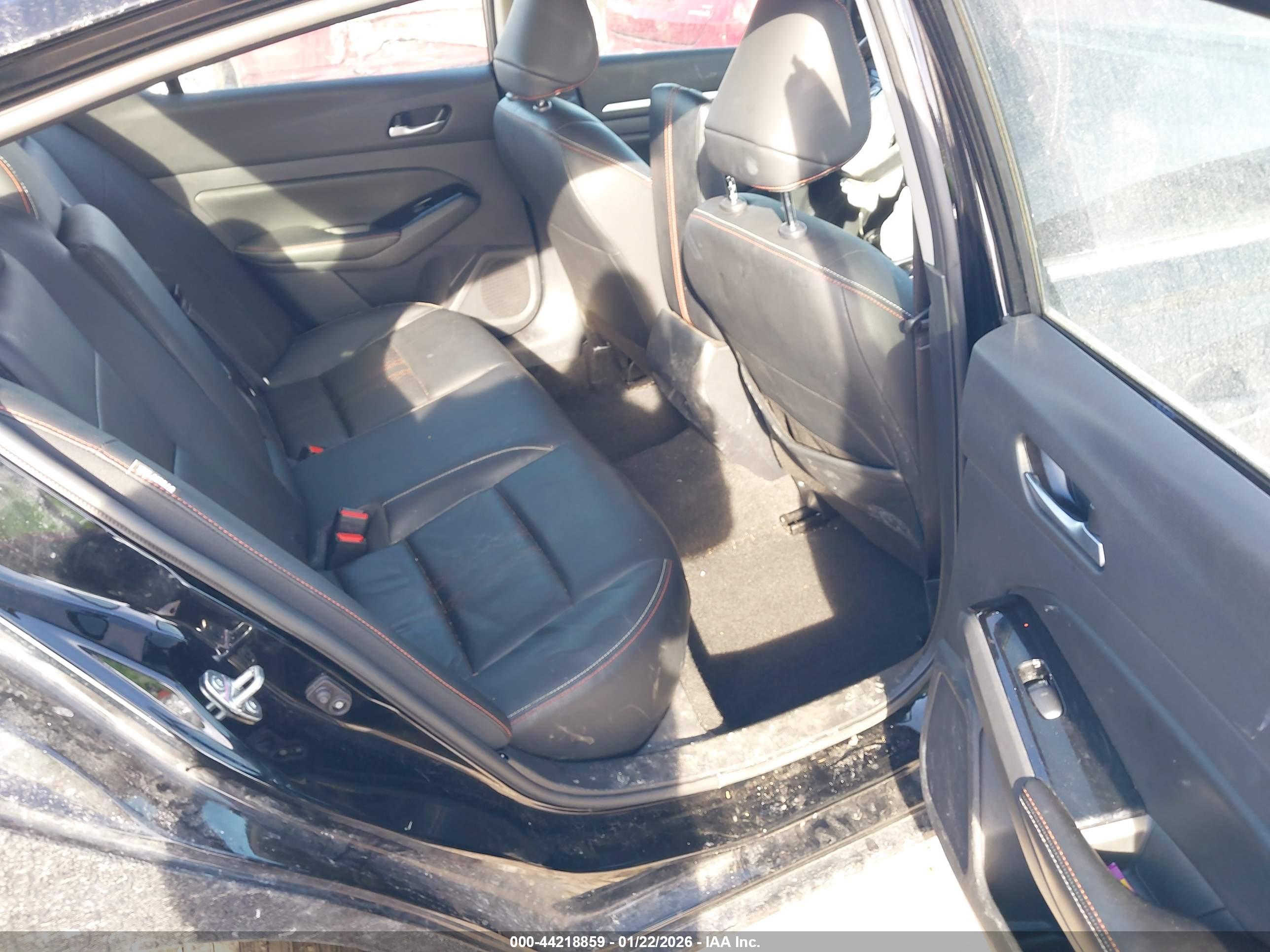 NISSAN ALTIMA image 8