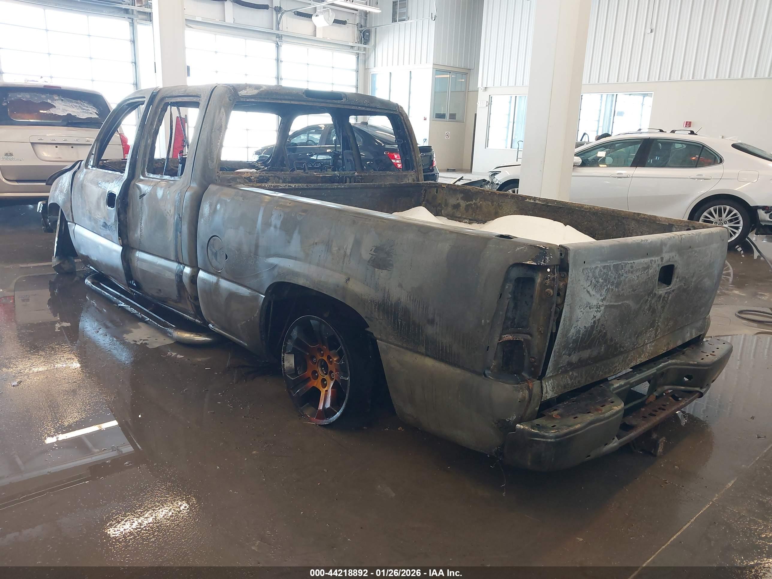 GMC SIERRA image 3