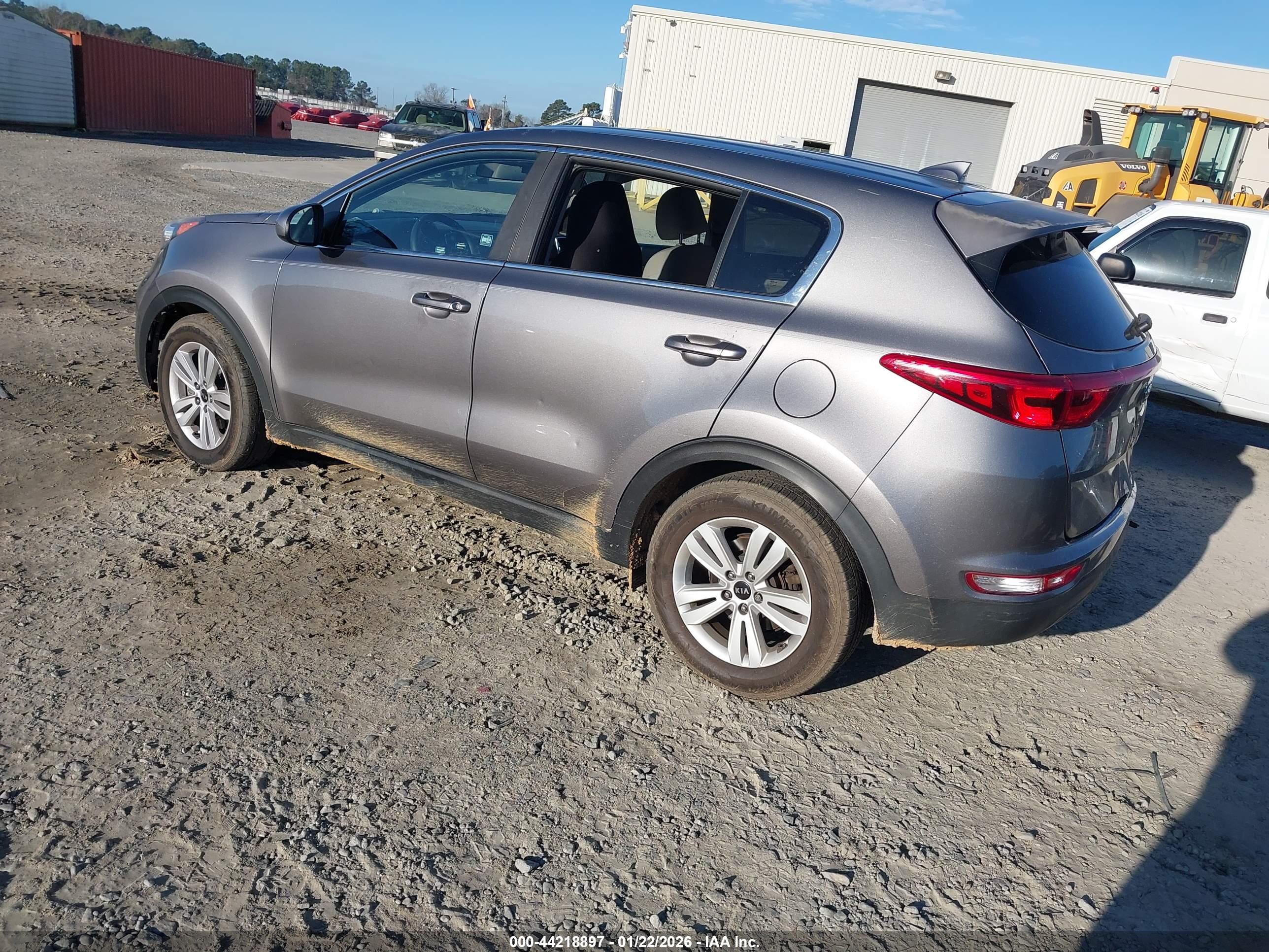 KIA SPORTAGE image 3