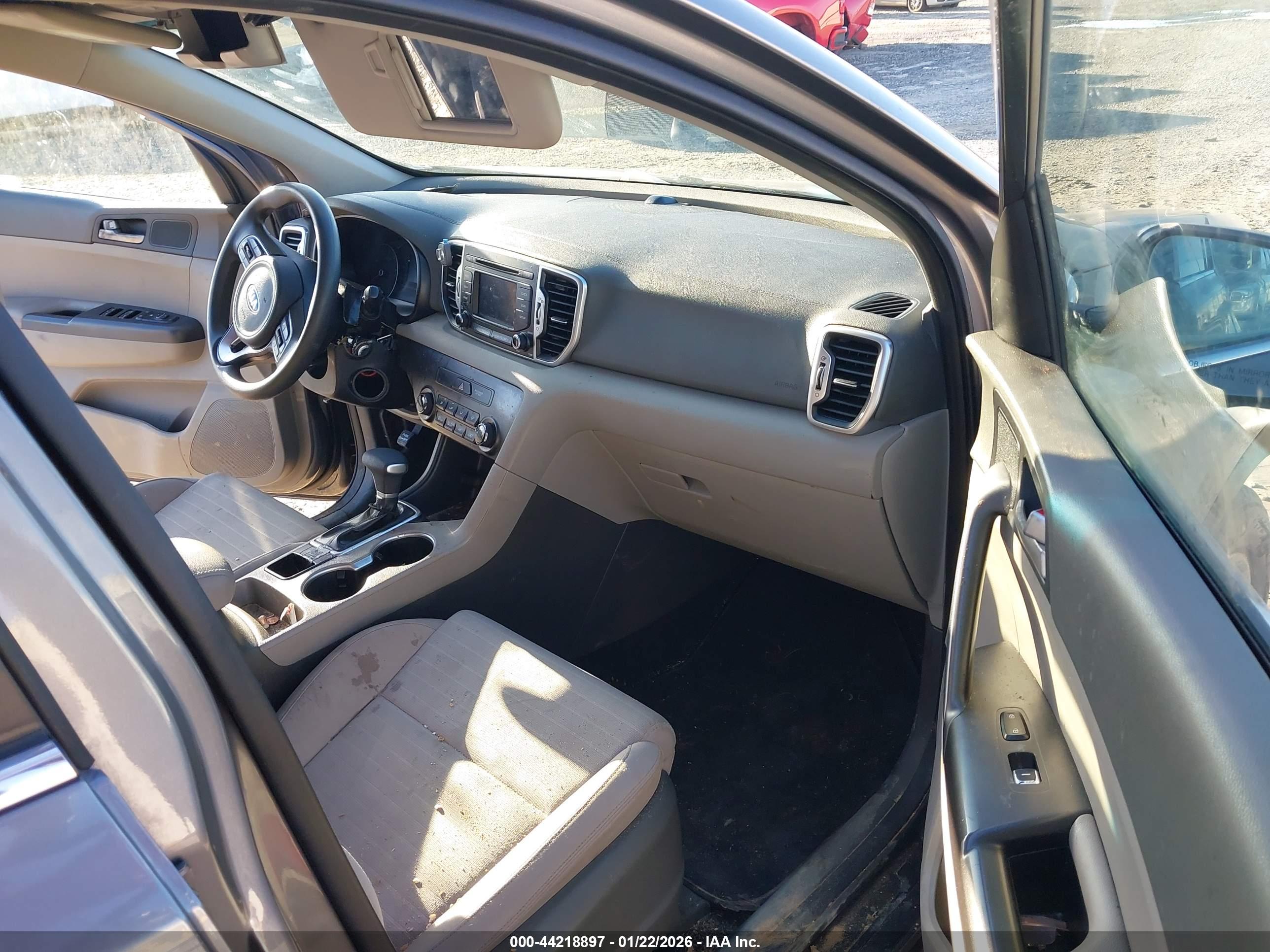 KIA SPORTAGE image 5
