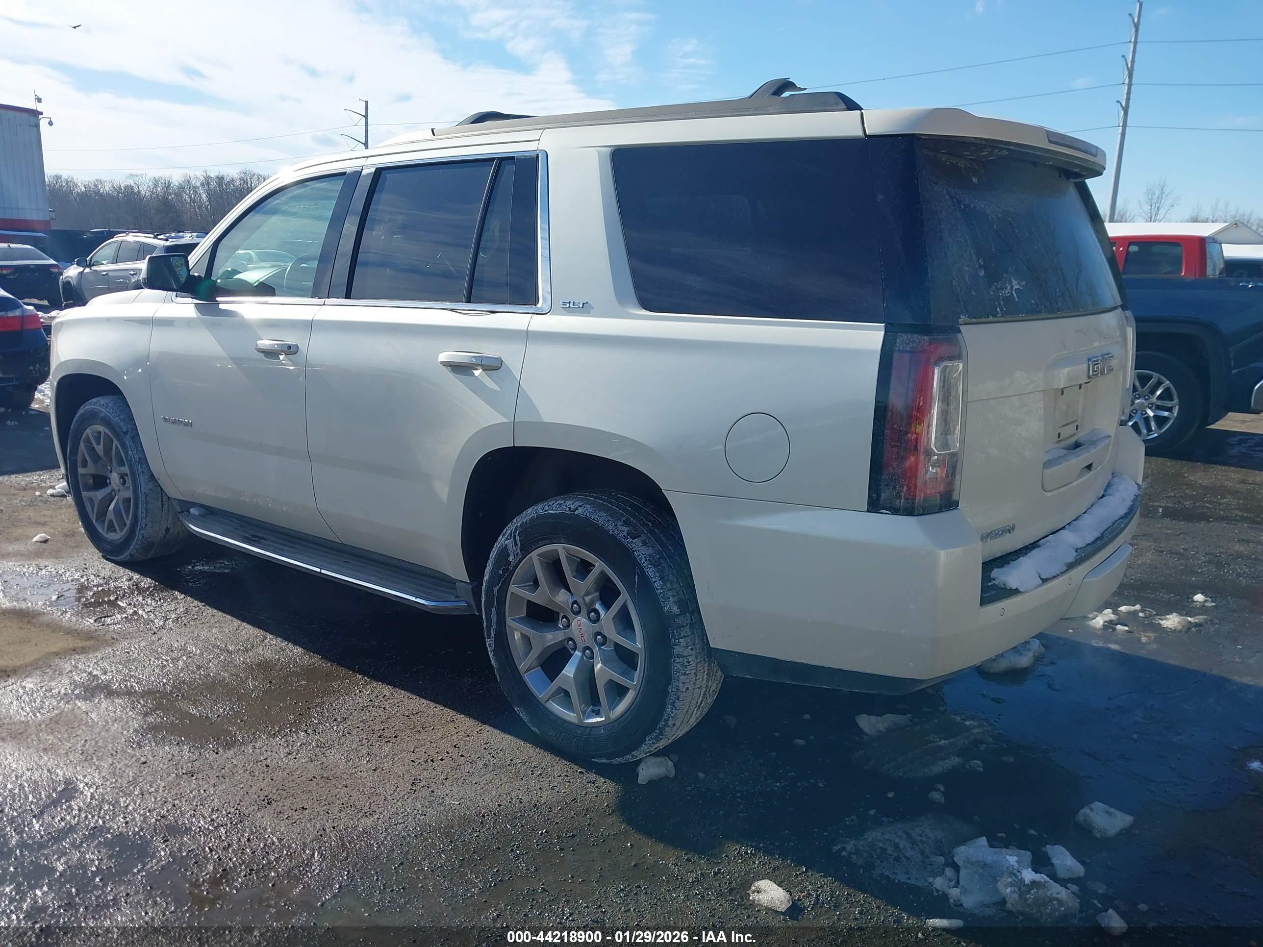 GMC YUKON image 3