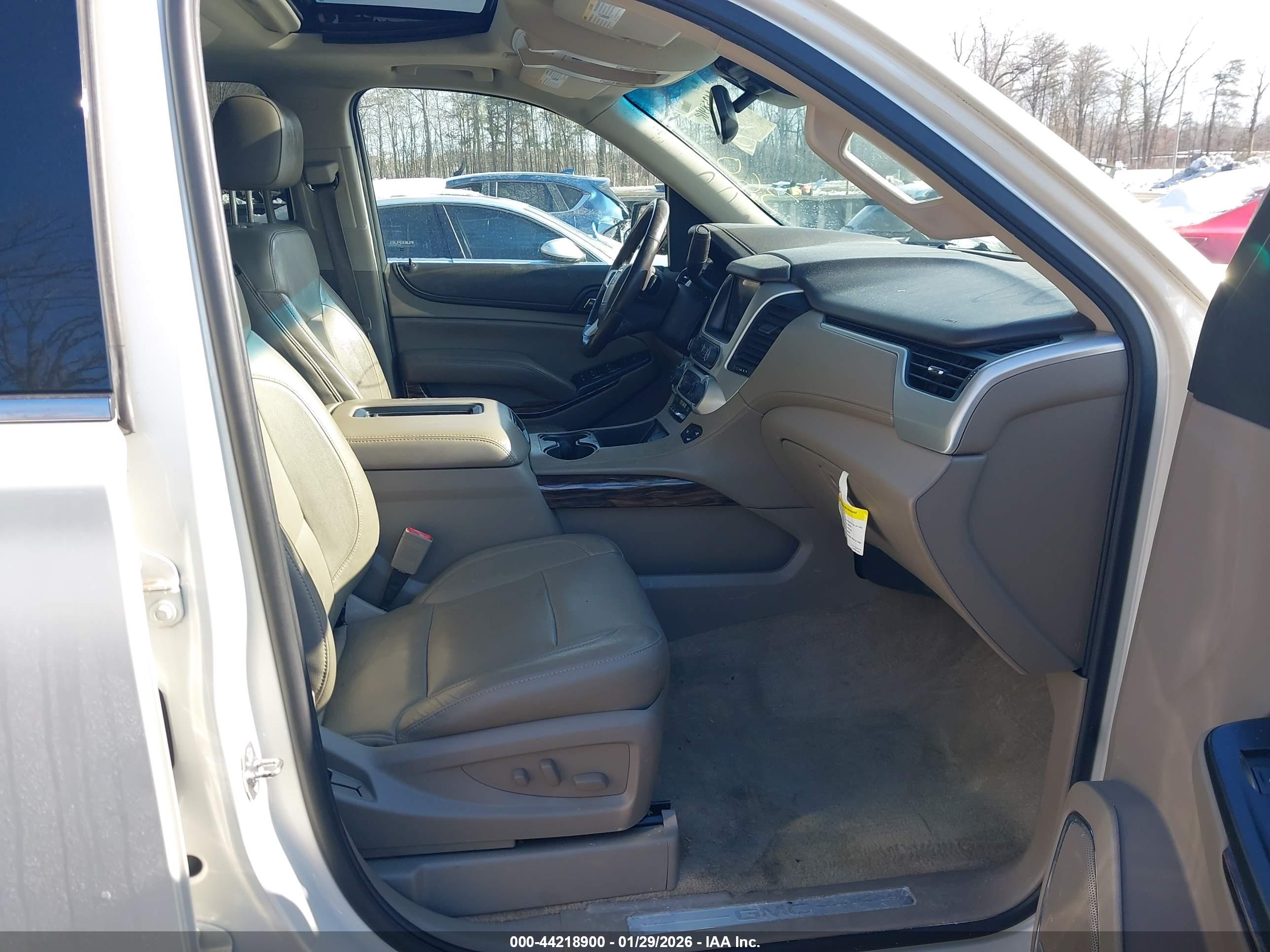 GMC YUKON image 5
