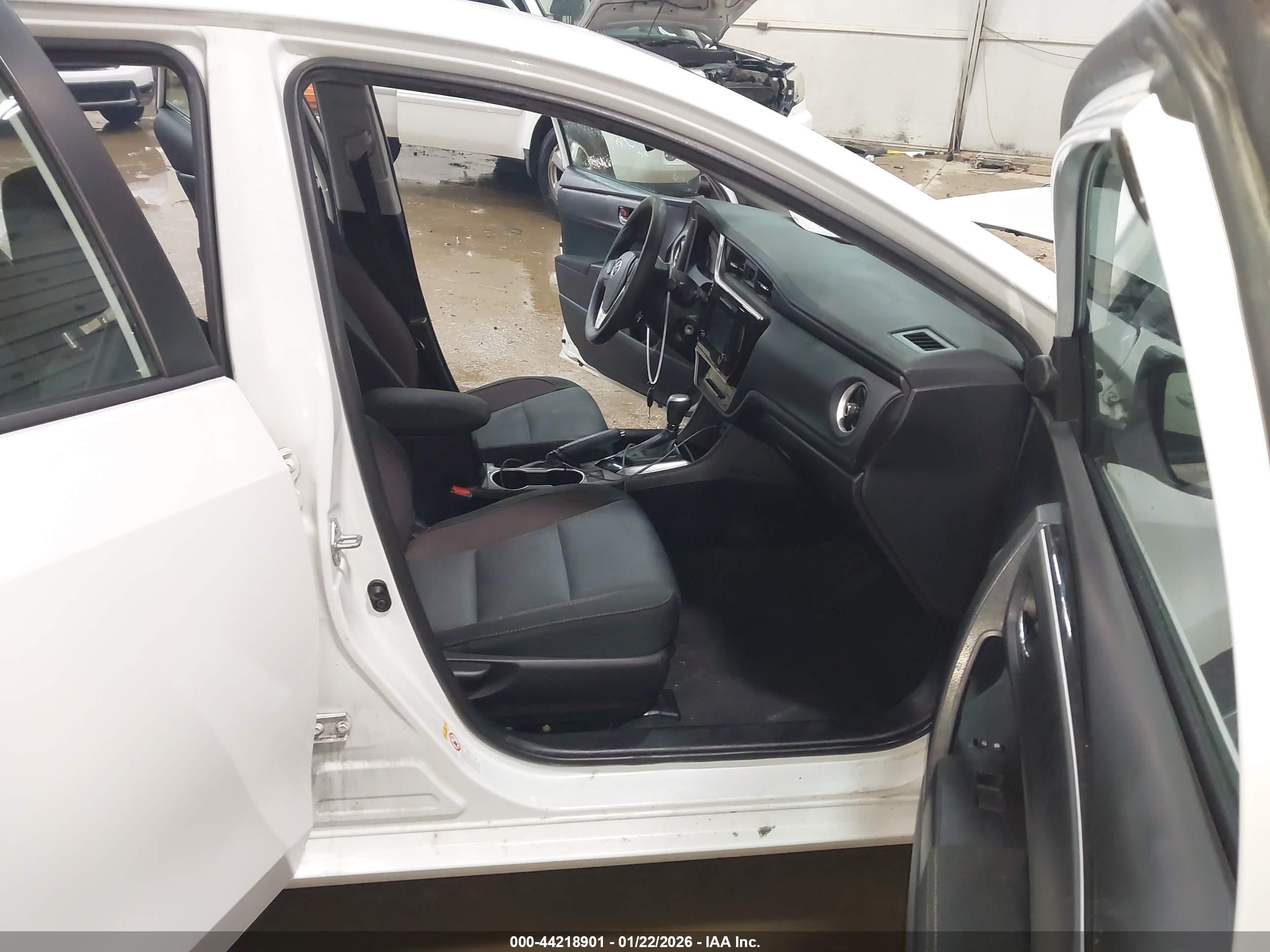 TOYOTA COROLLA image 5