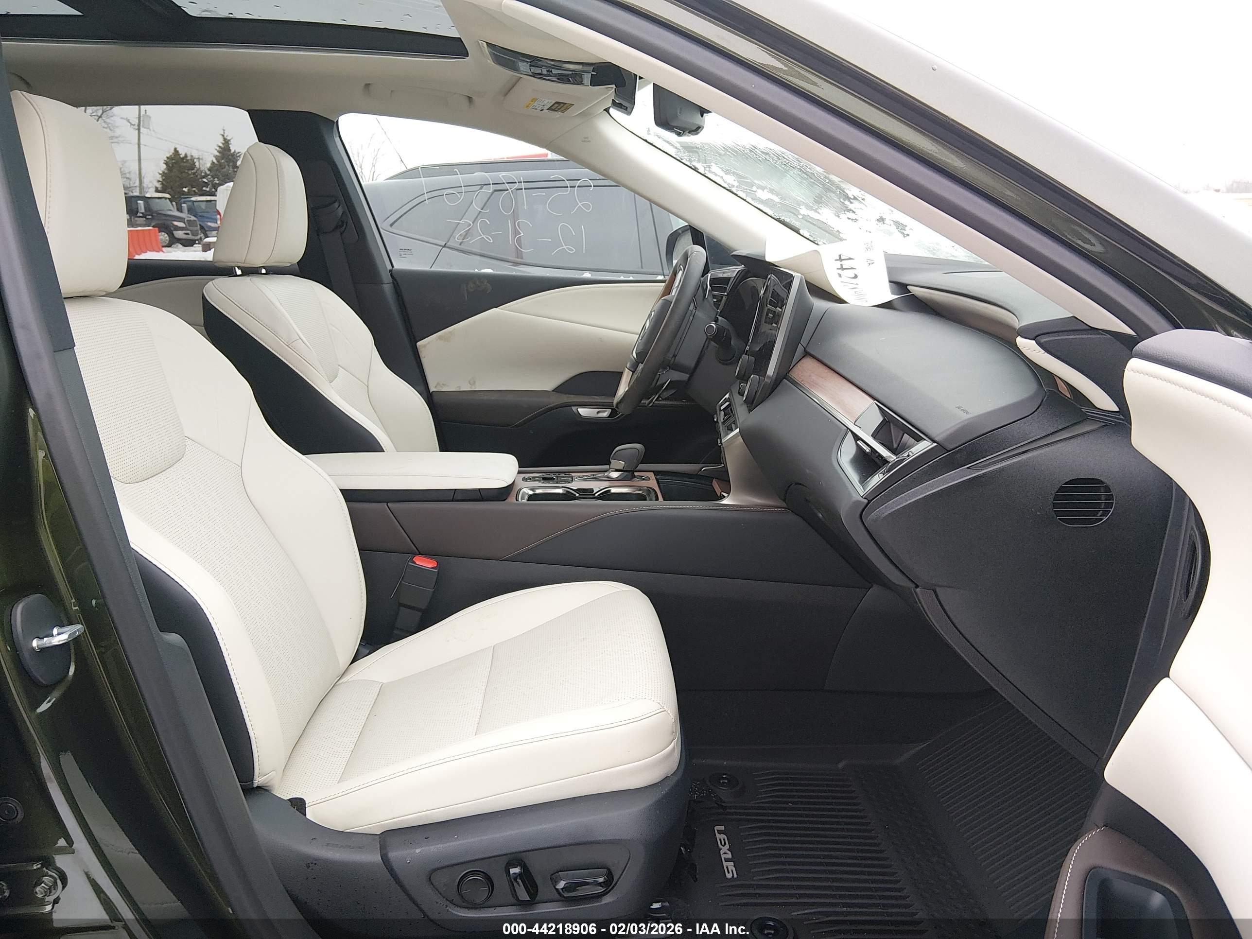 LEXUS RX image 5