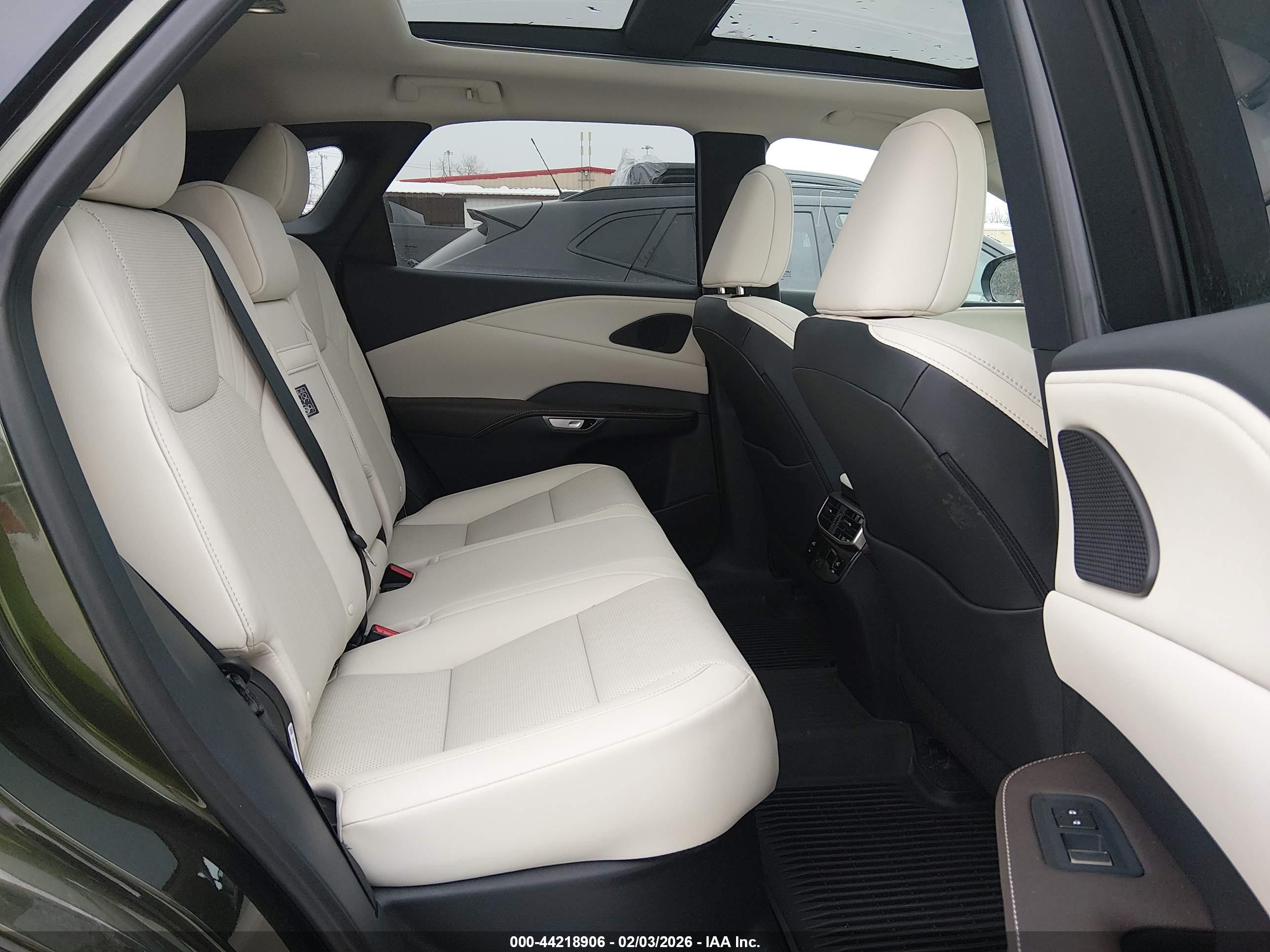 LEXUS RX image 8
