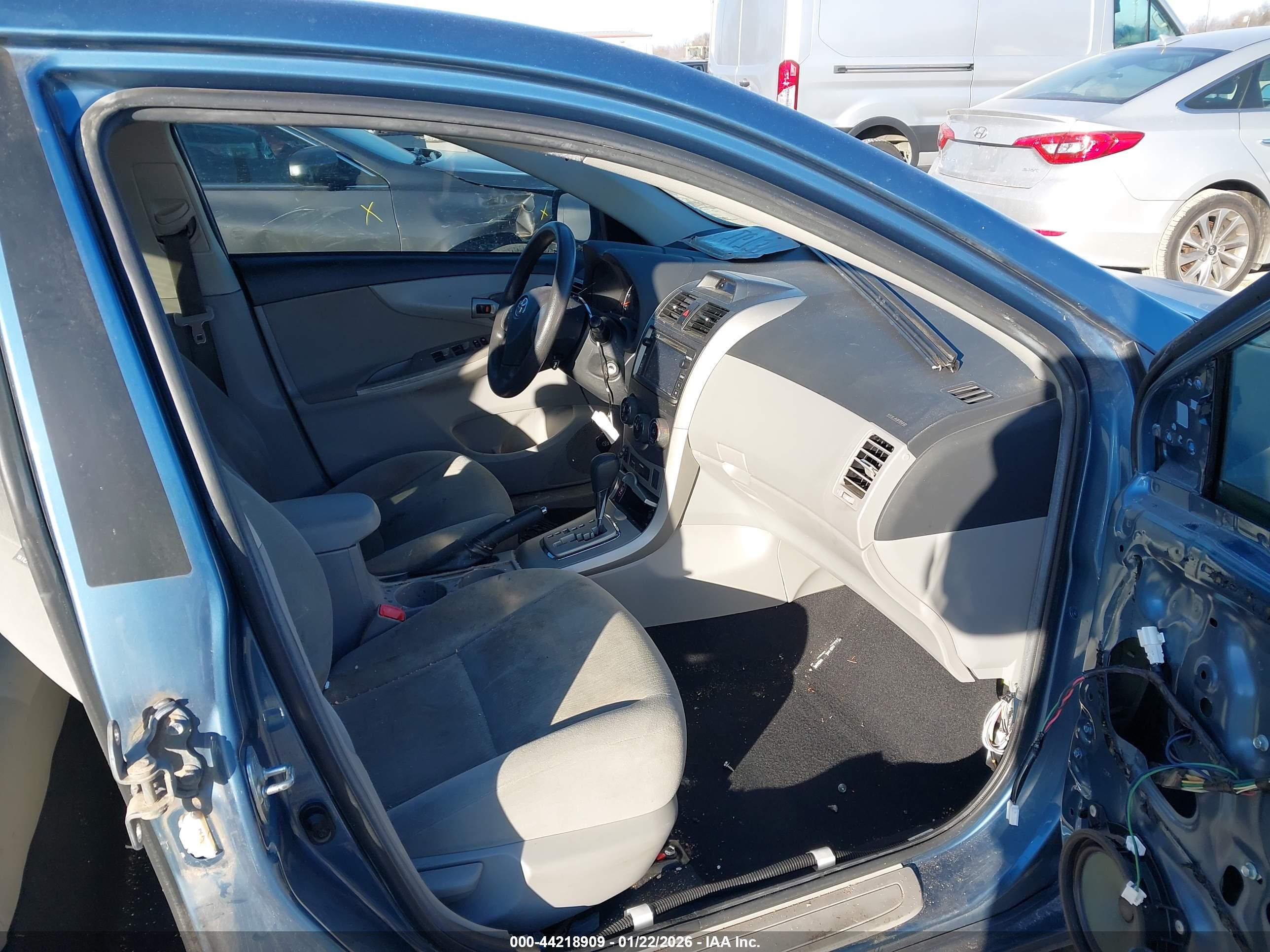TOYOTA COROLLA image 5