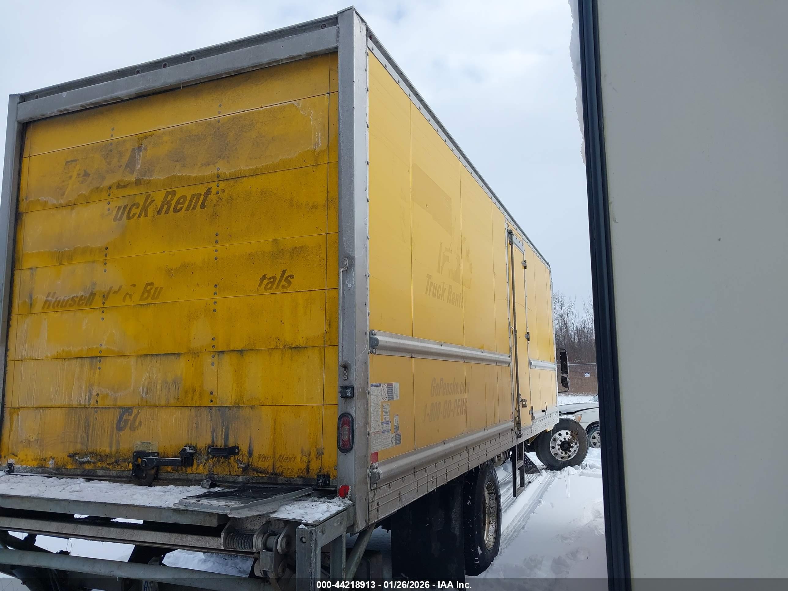 FREIGHTLINER M2 image 4