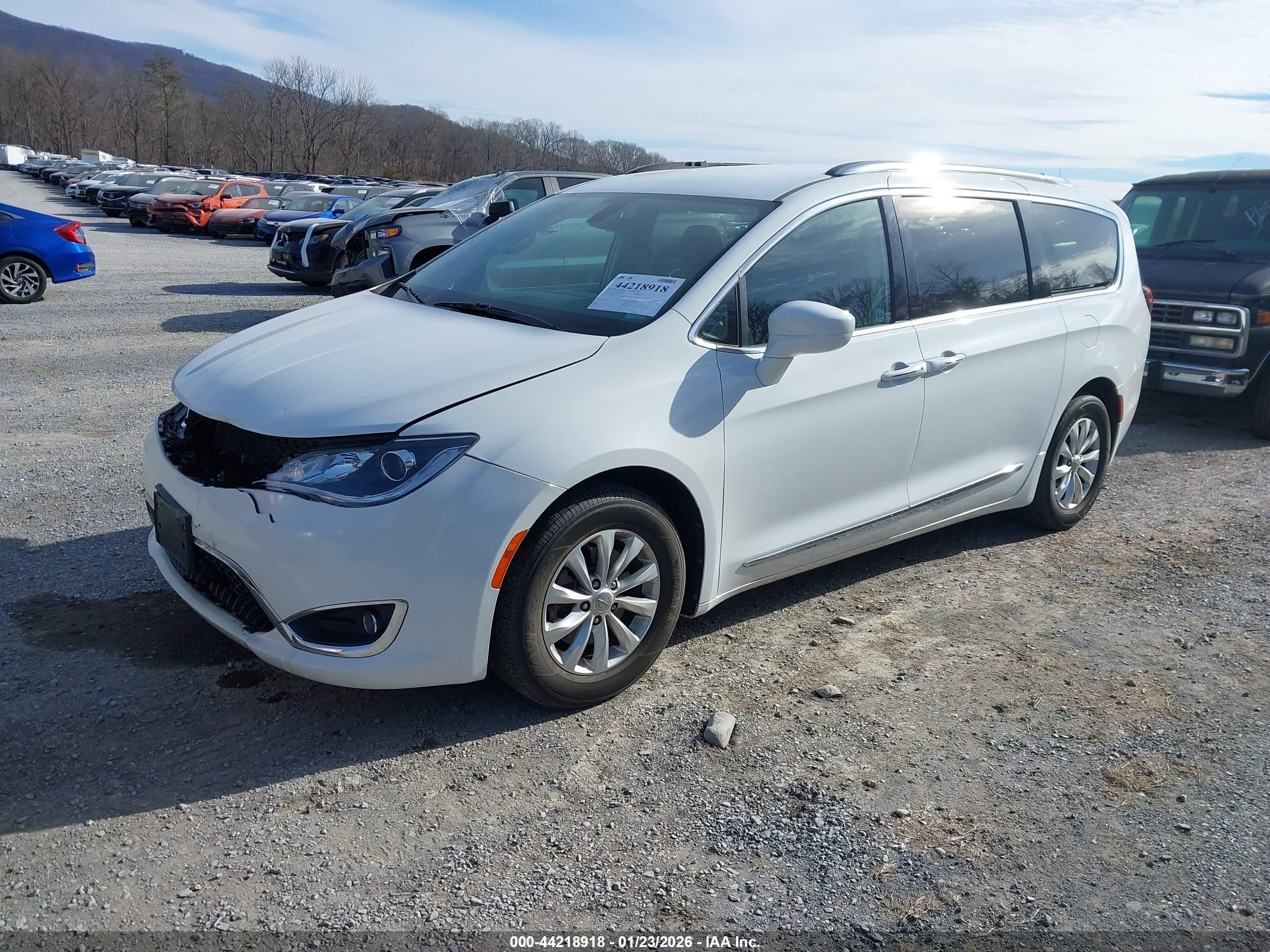 CHRYSLER PACIFICA image 2
