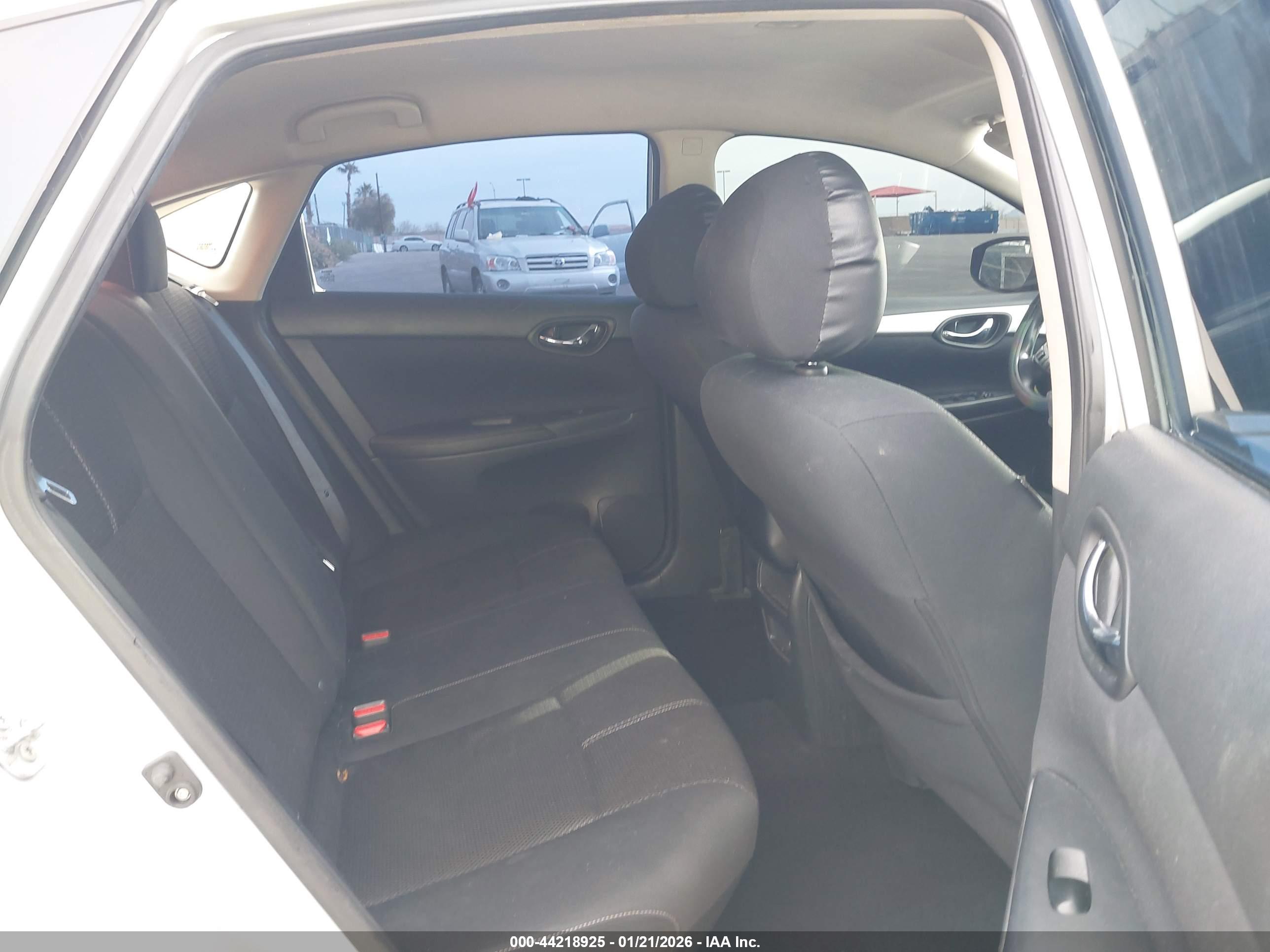 NISSAN SENTRA image 8