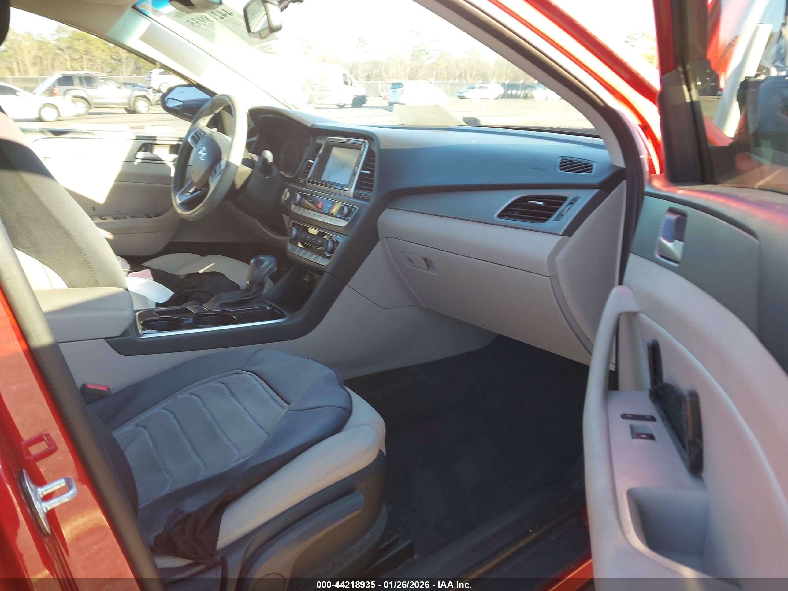 HYUNDAI SONATA image 5