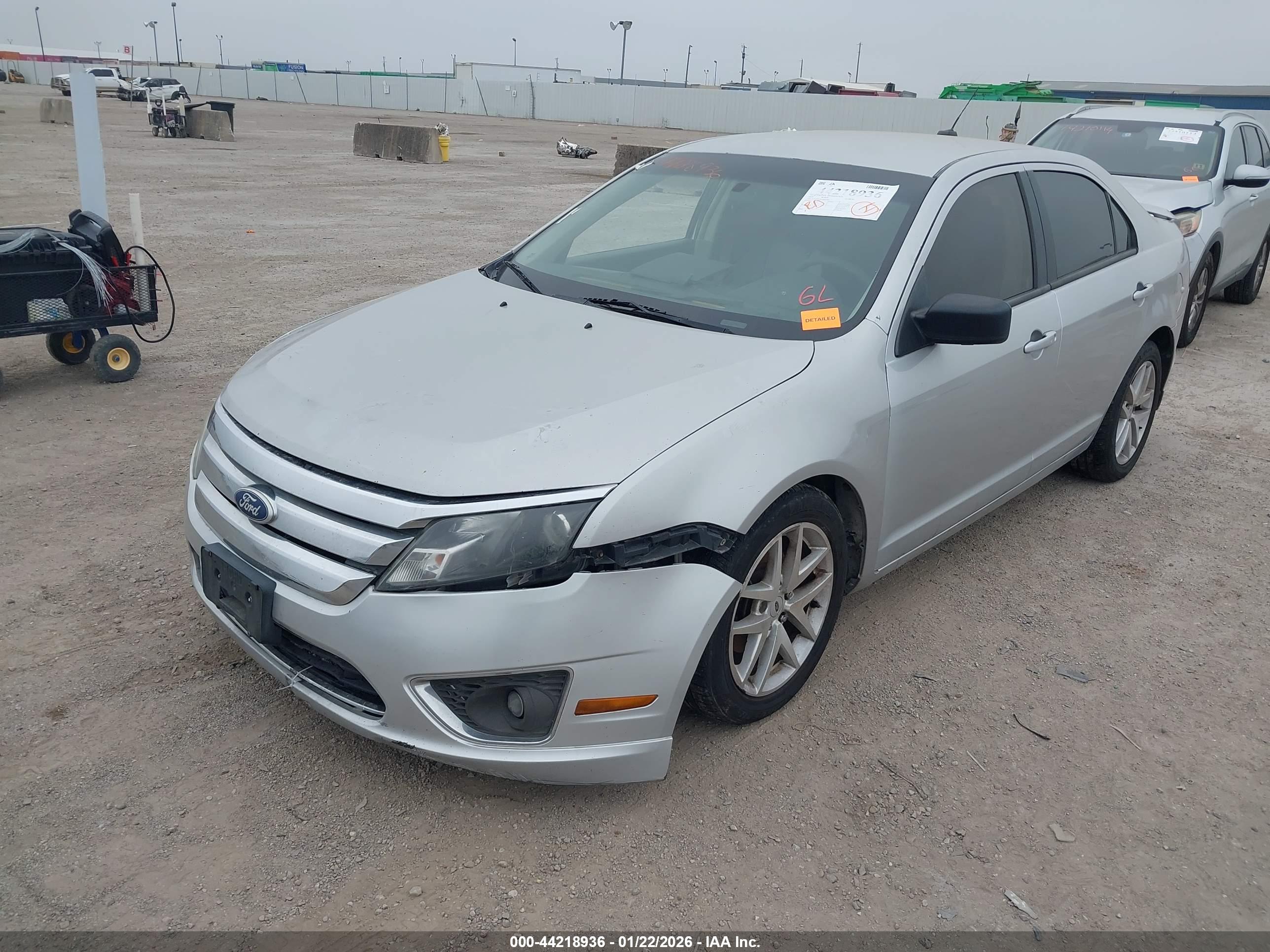 FORD FUSION image 2