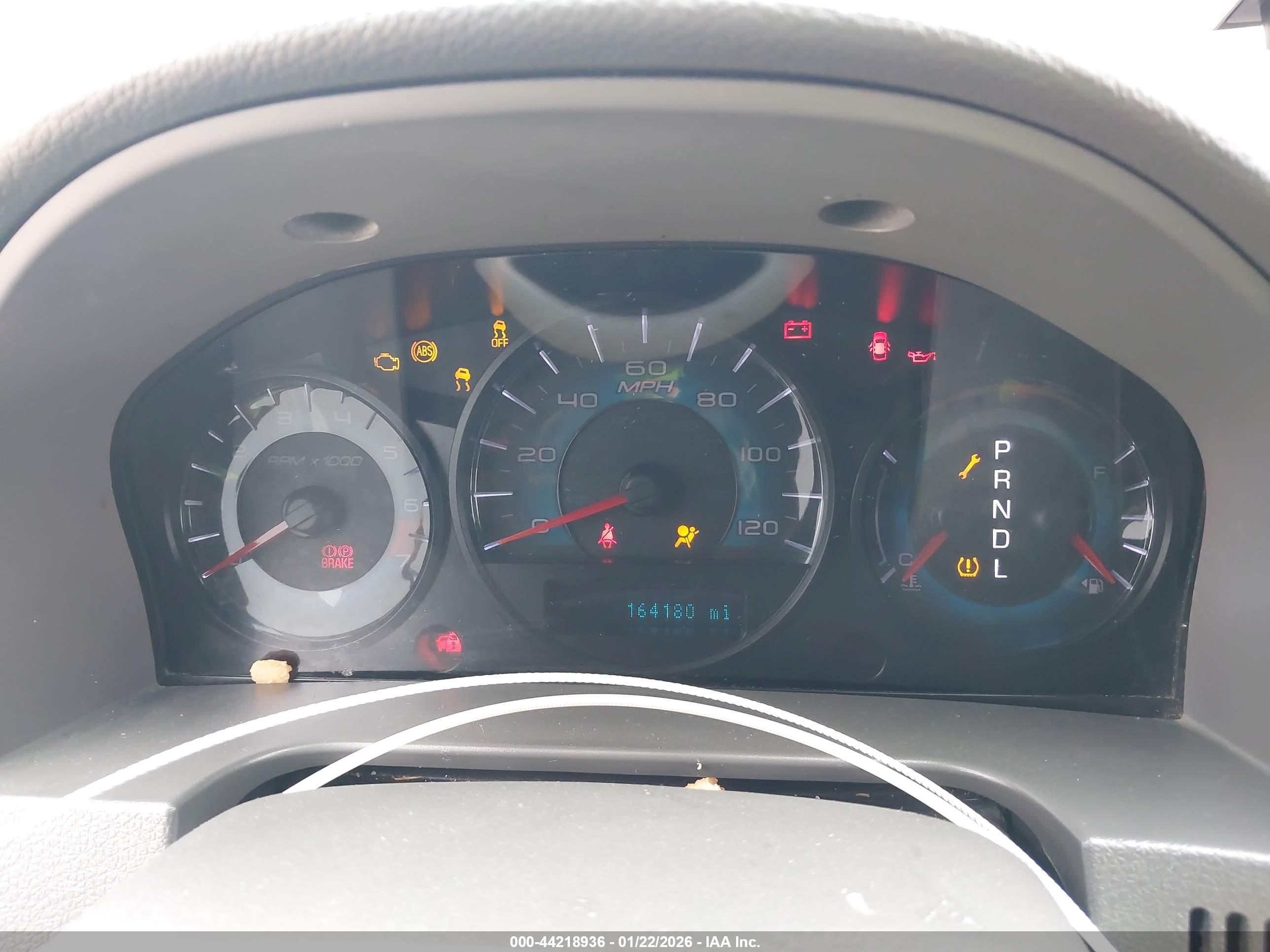 FORD FUSION image 7