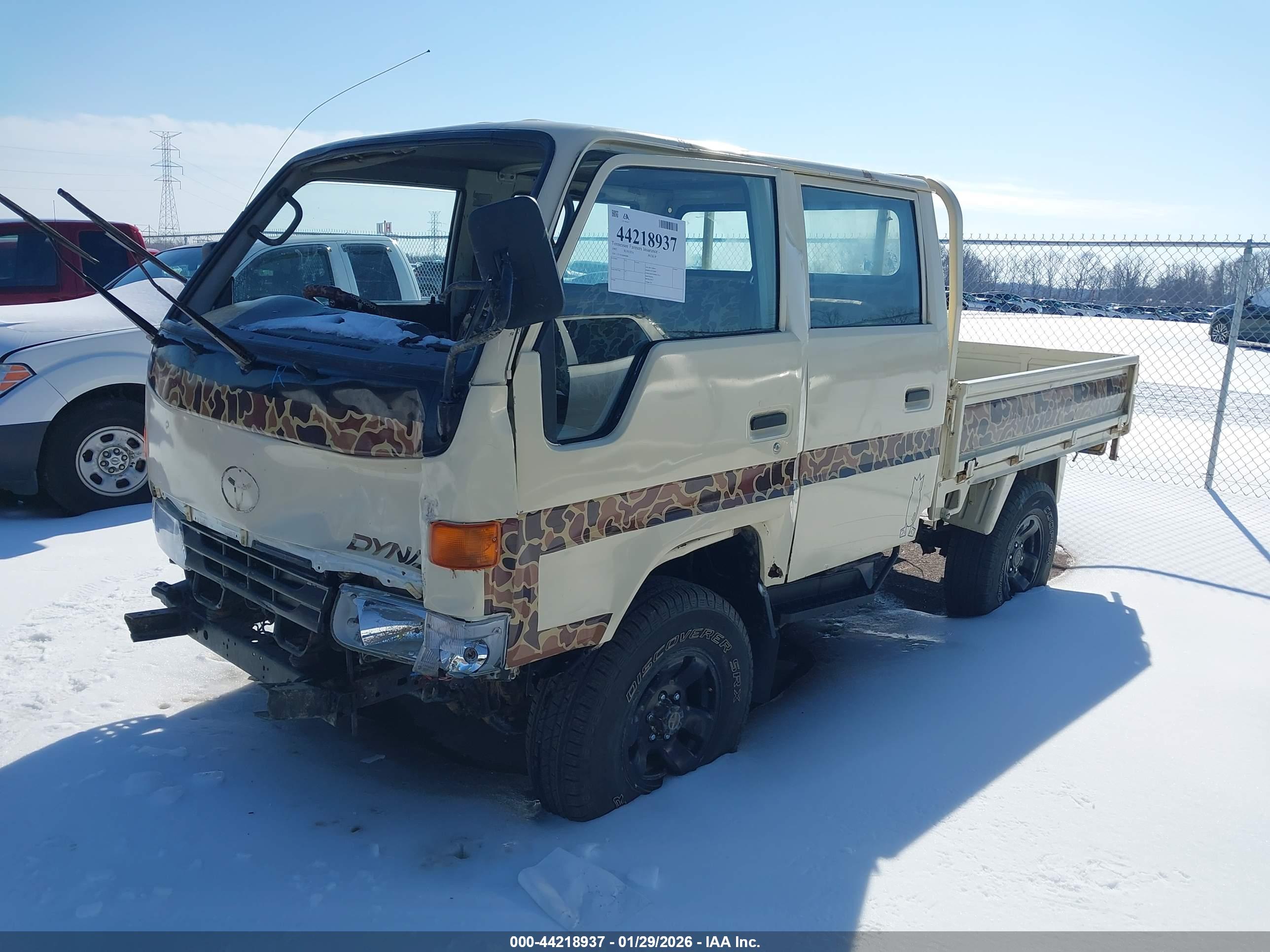 TOYOTA PICKUP image 2