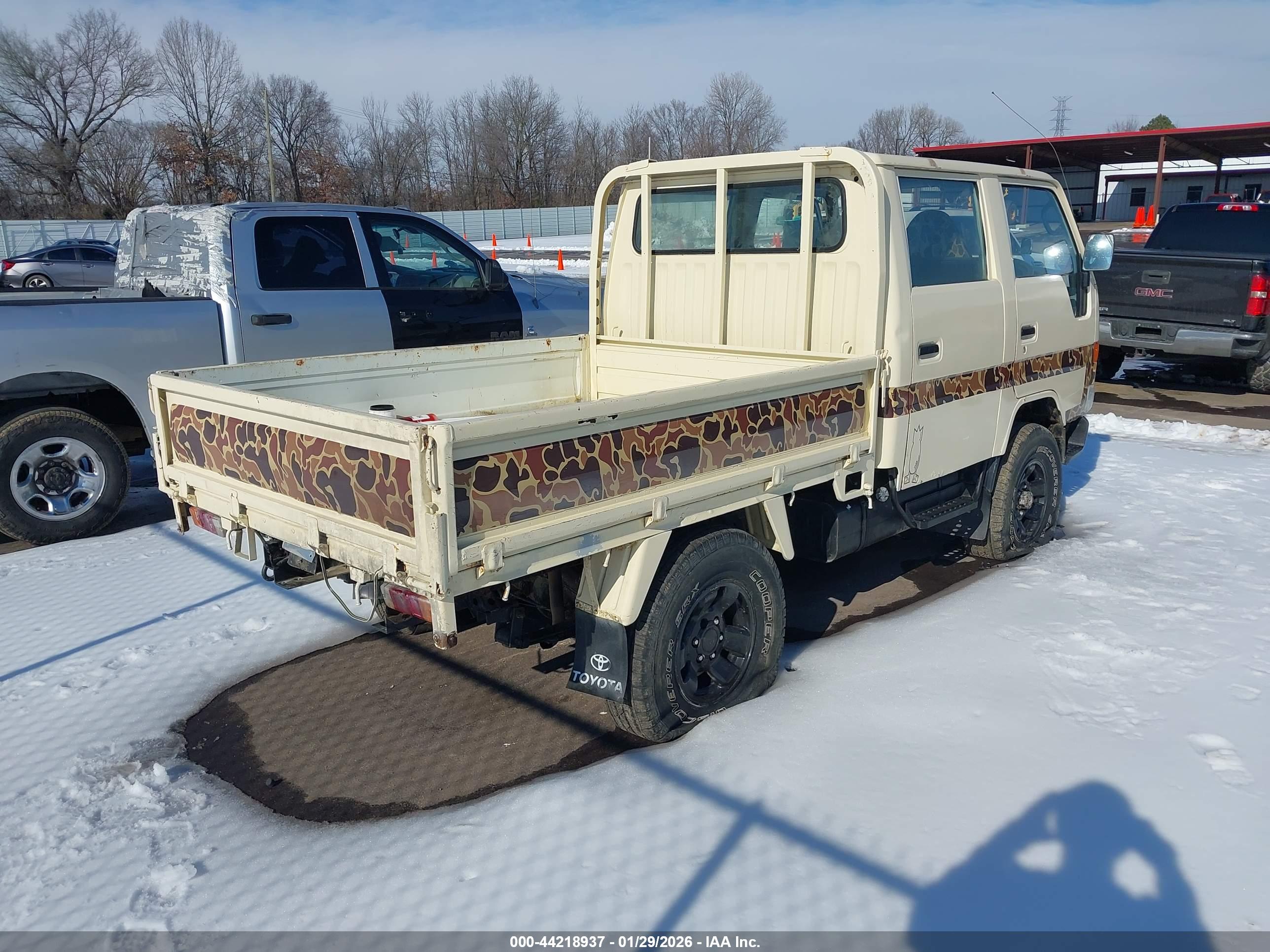 TOYOTA PICKUP image 4