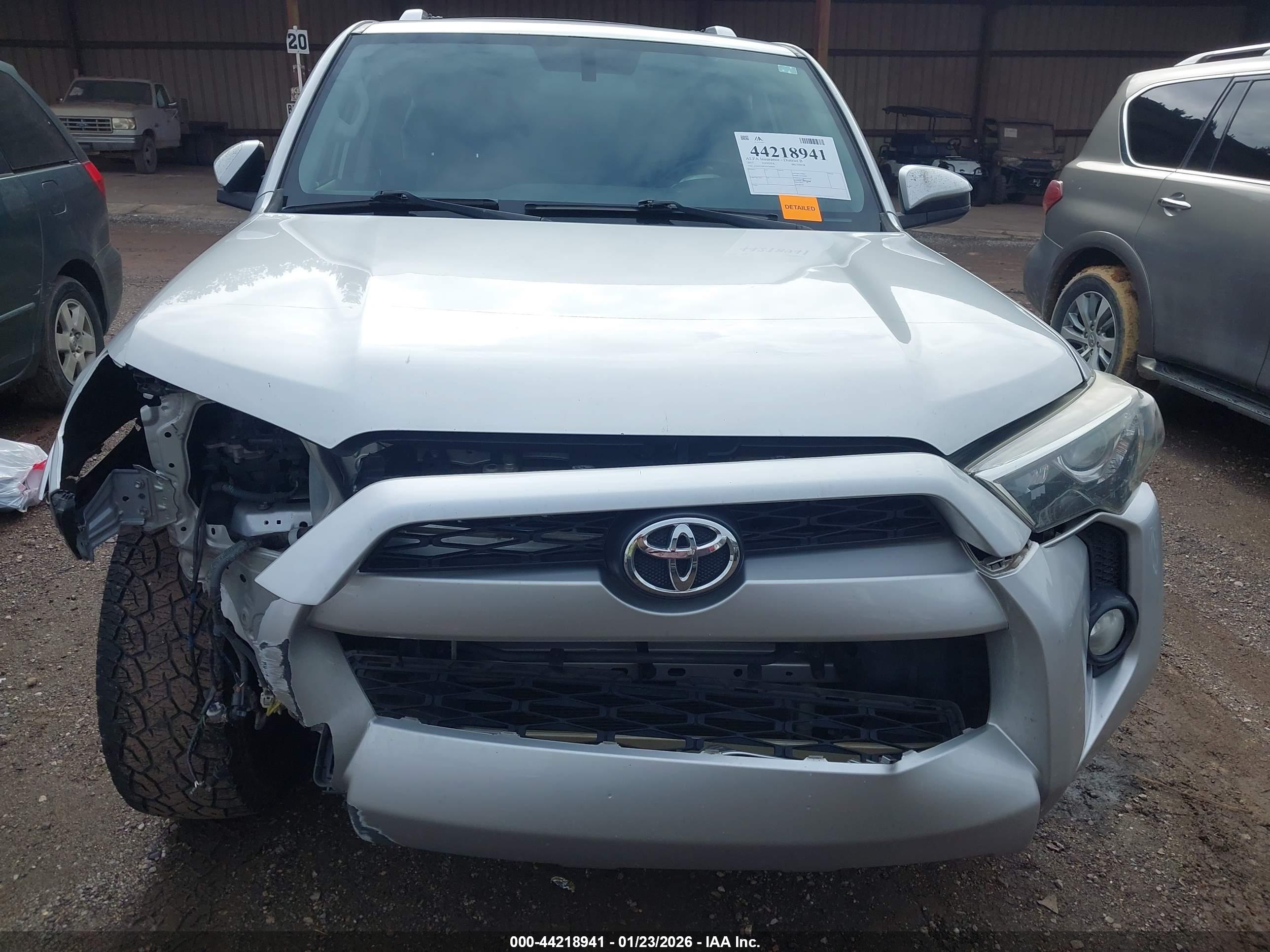 TOYOTA 4RUNNER image 6