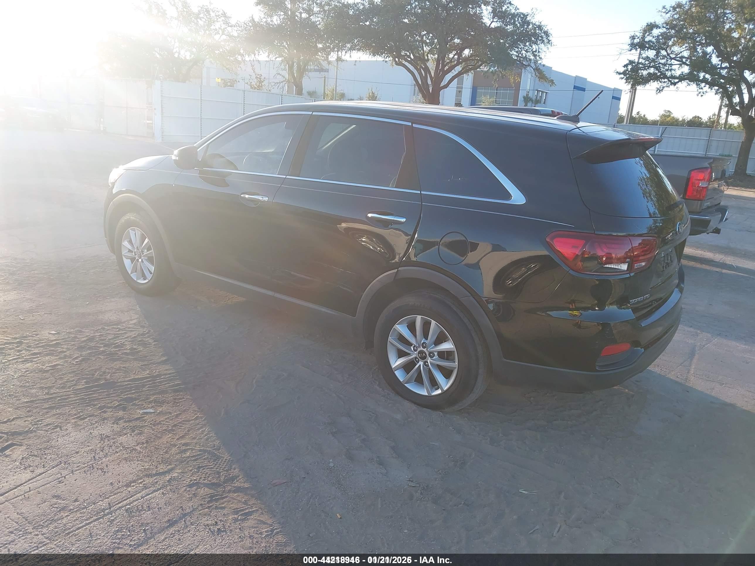 KIA SORENTO image 3